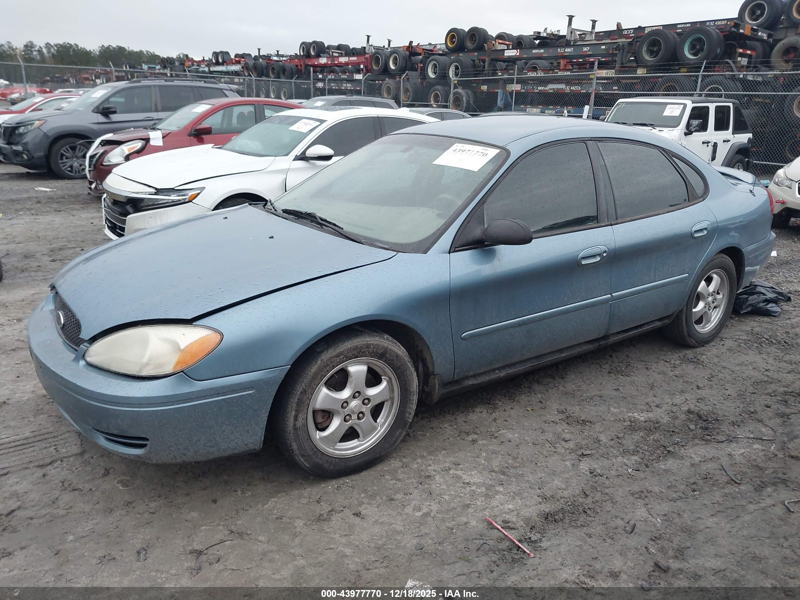 FORD TAURUS image 2