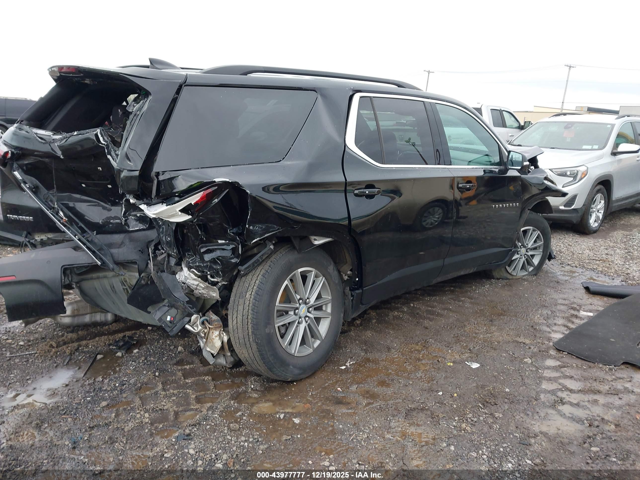 CHEVROLET TRAVERSE image 4