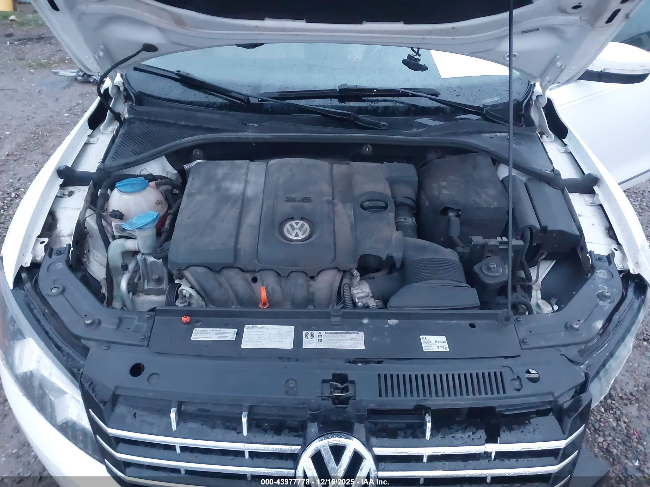 VOLKSWAGEN PASSAT image 10