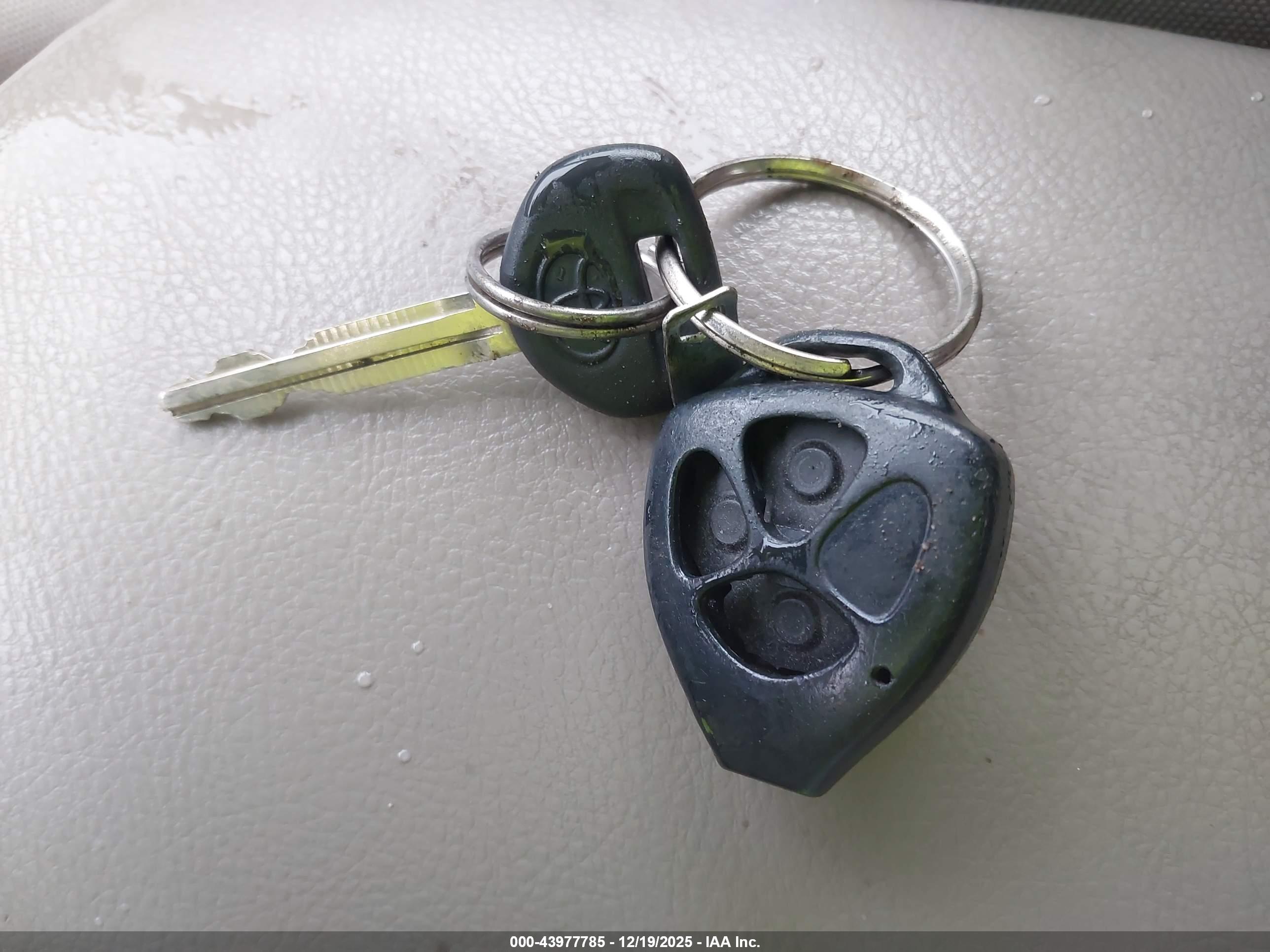 TOYOTA RAV4 image 11