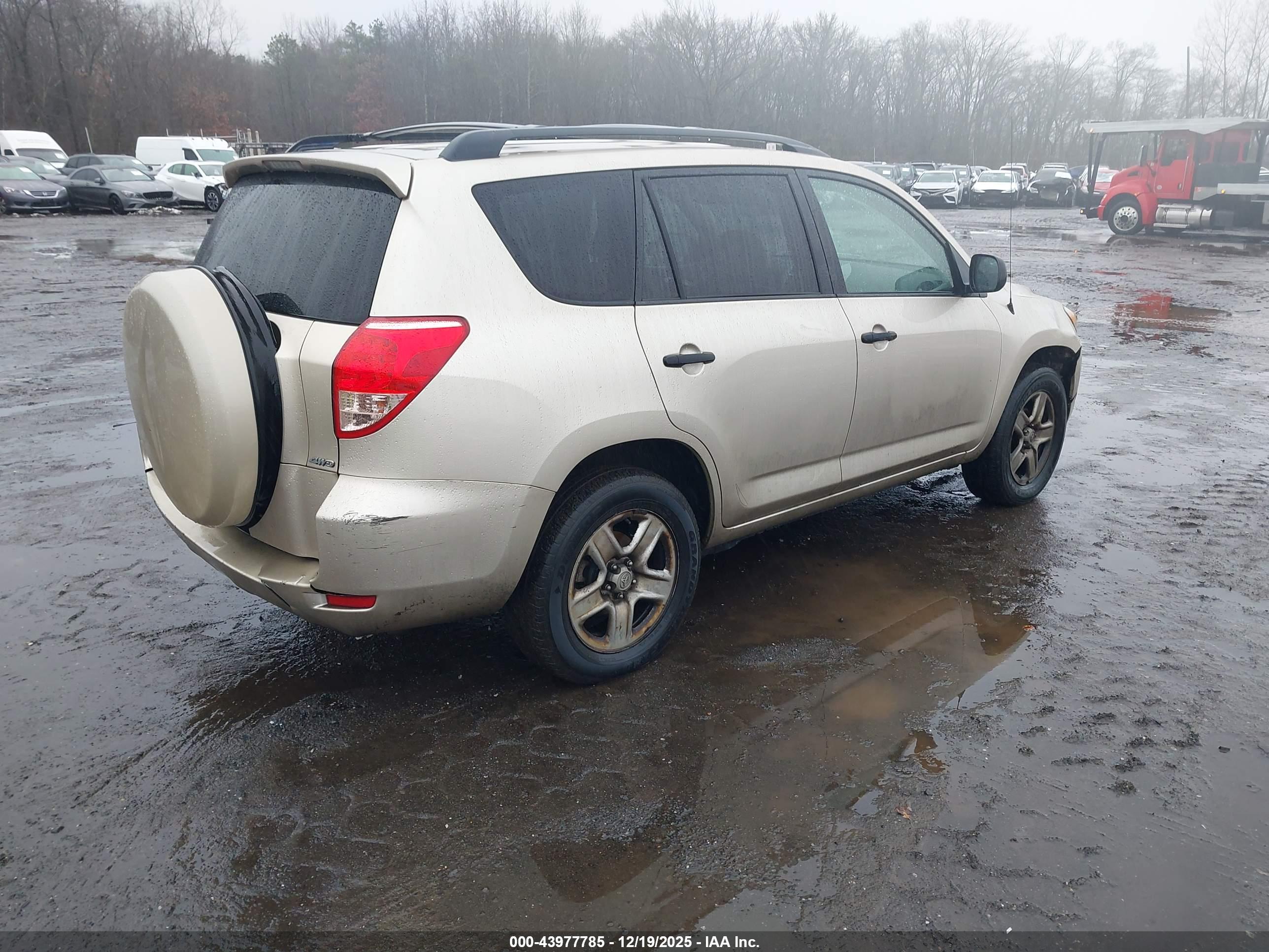 TOYOTA RAV4 image 4