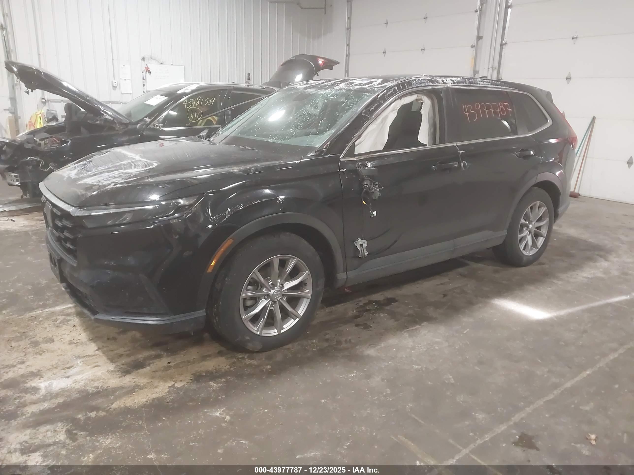 HONDA CR-V image 2