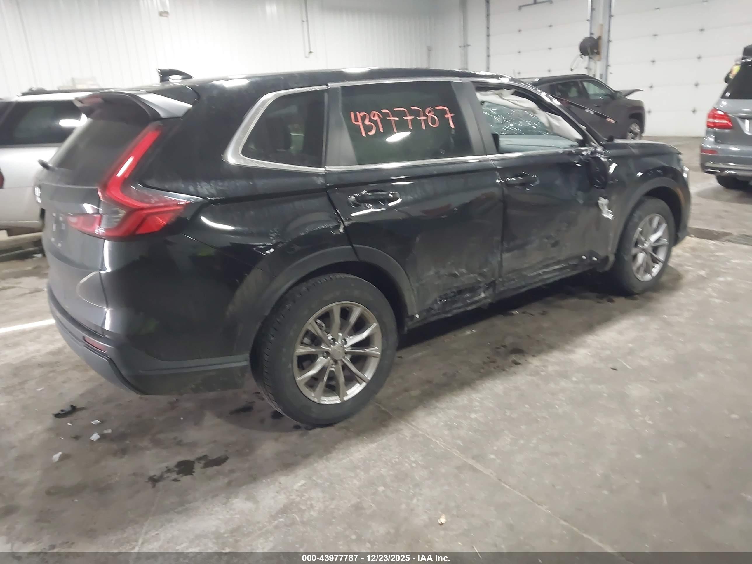 HONDA CR-V image 4