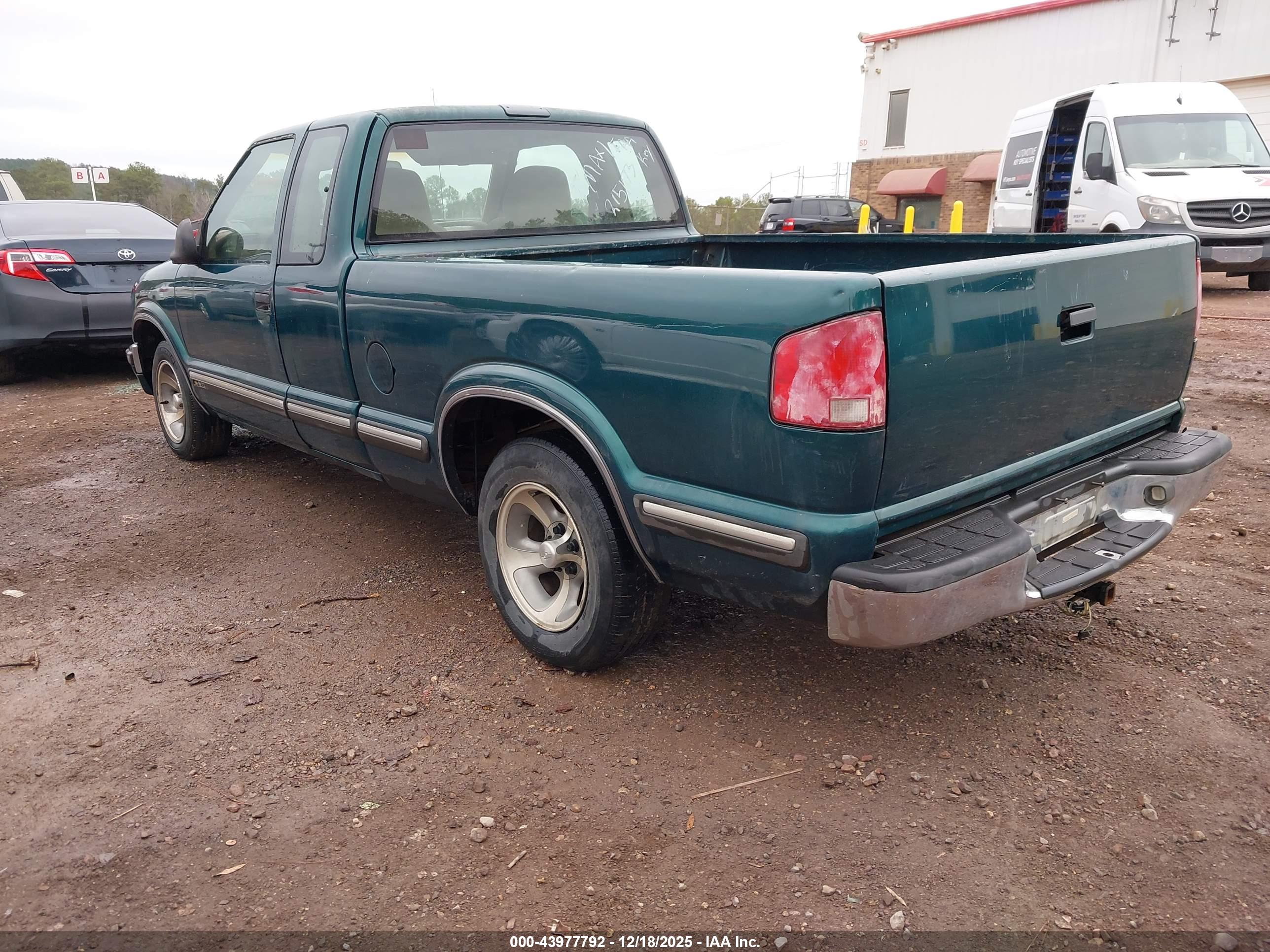 CHEVROLET S-10 image 3