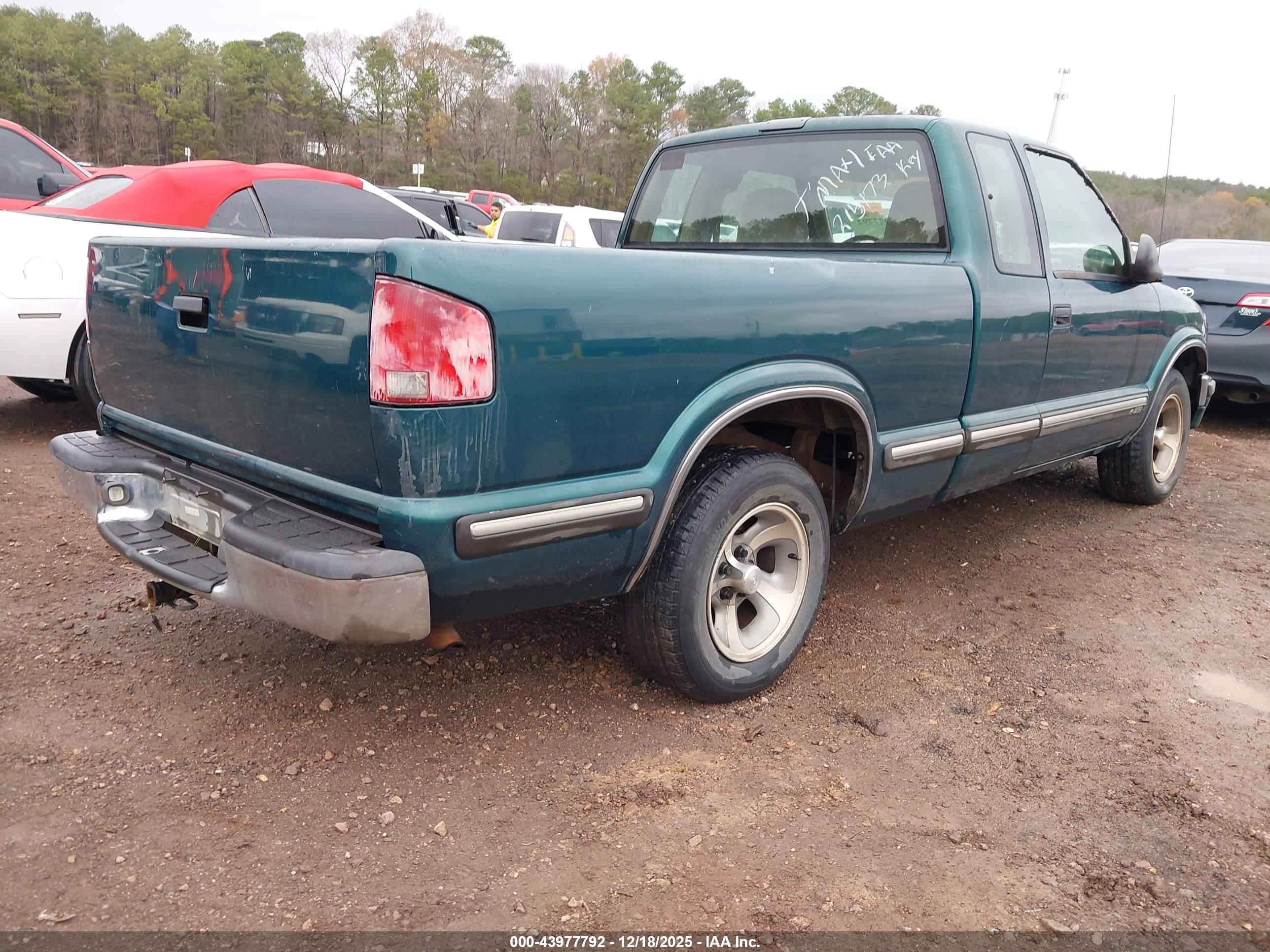 CHEVROLET S-10 image 4