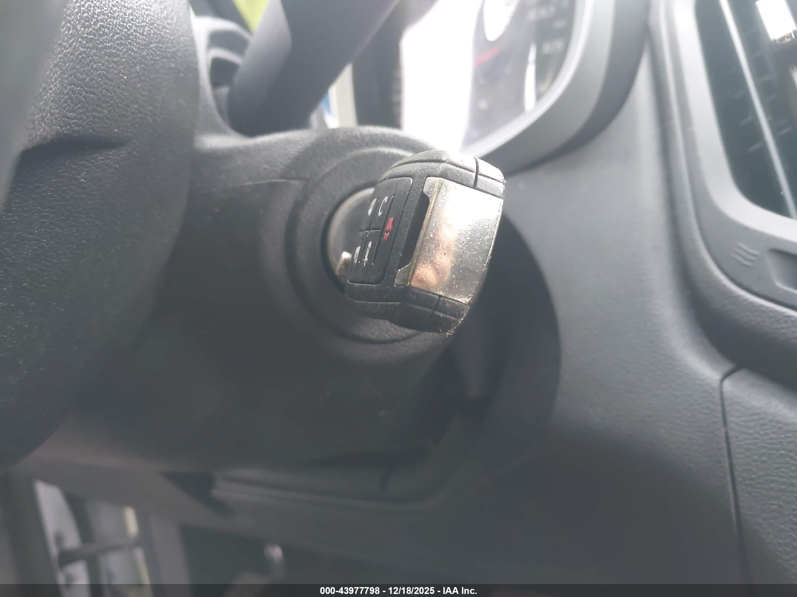 CHEVROLET EQUINOX image 11