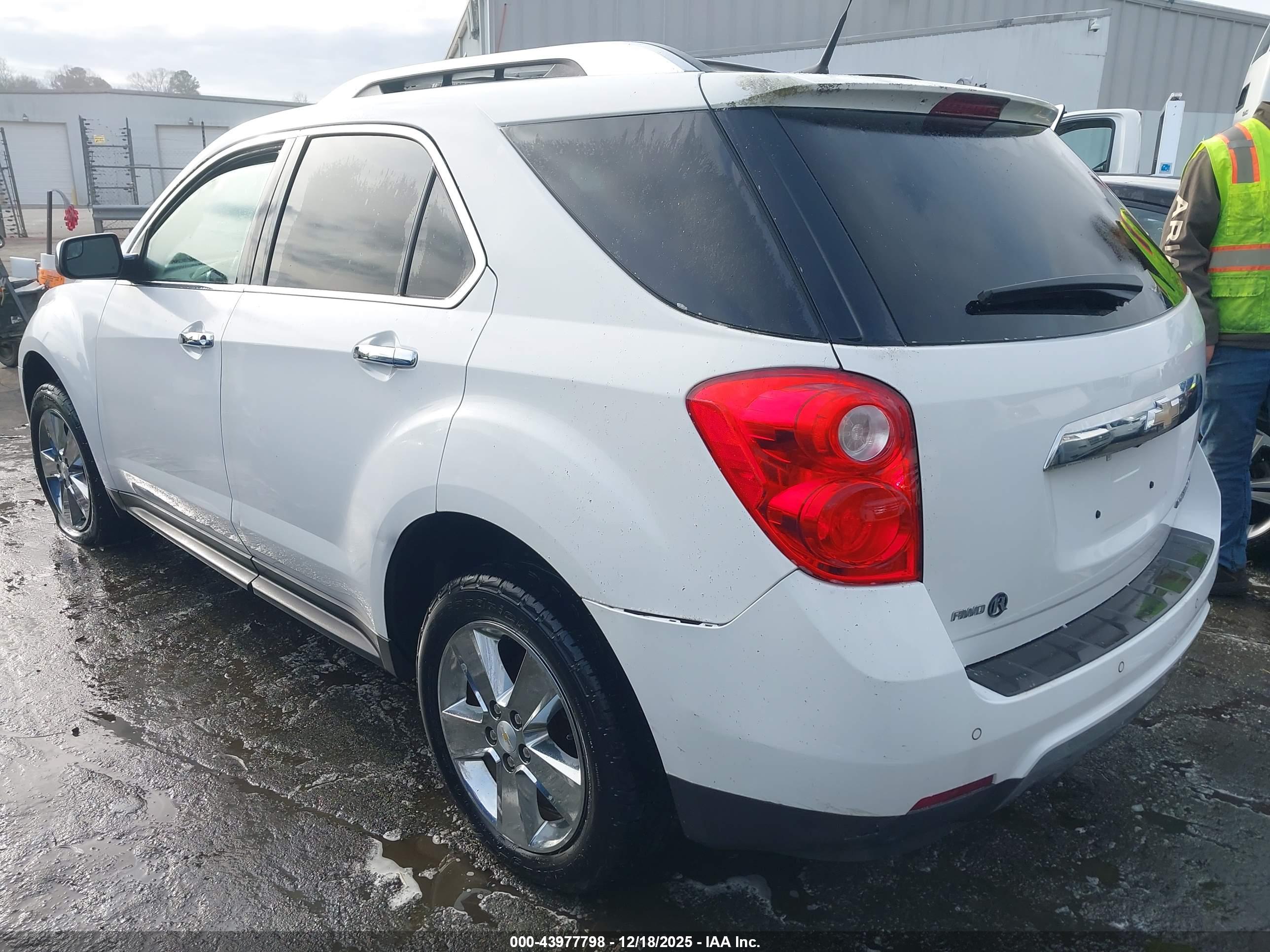 CHEVROLET EQUINOX image 3