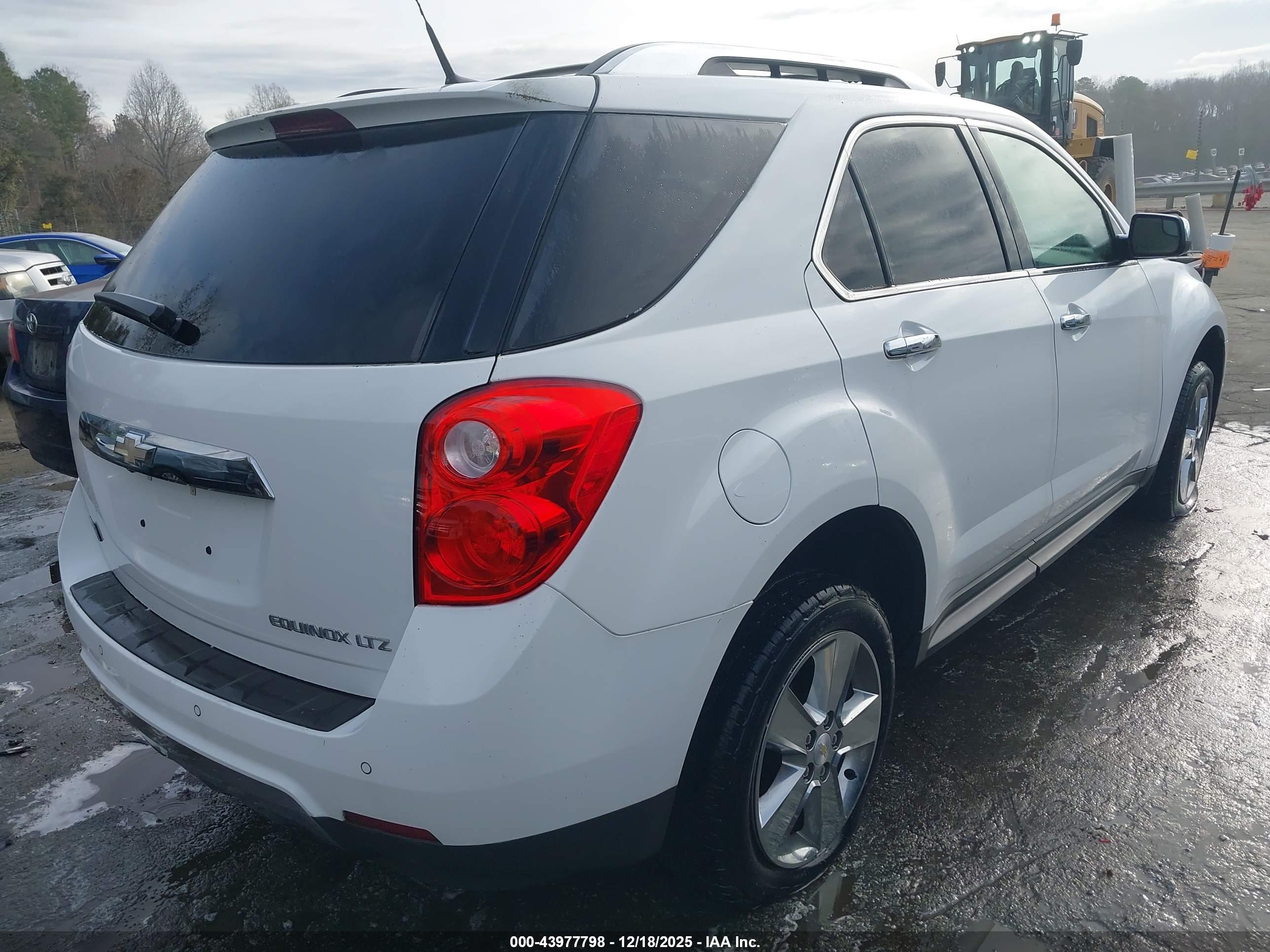 CHEVROLET EQUINOX image 4