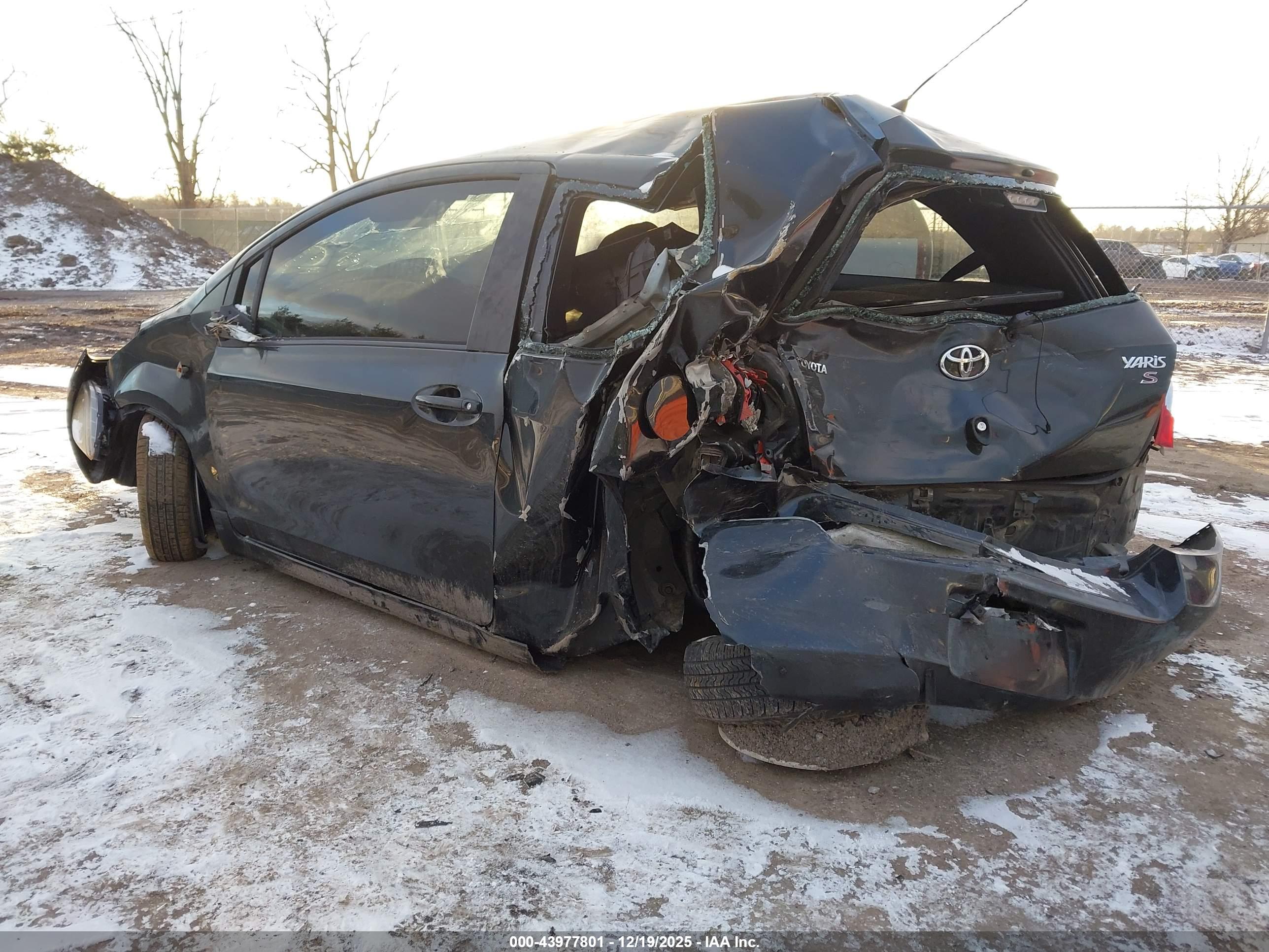 TOYOTA YARIS image 3