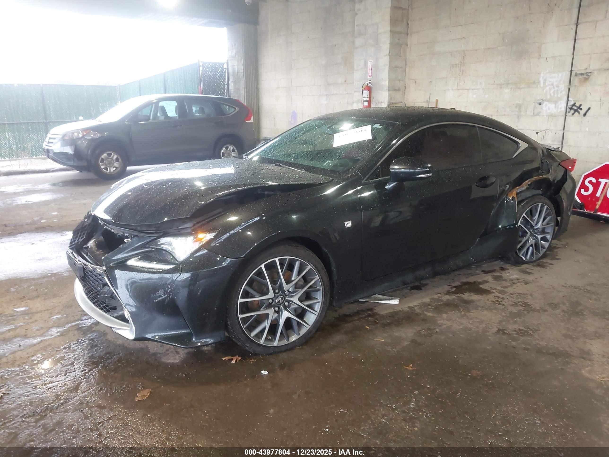 LEXUS RC image 2