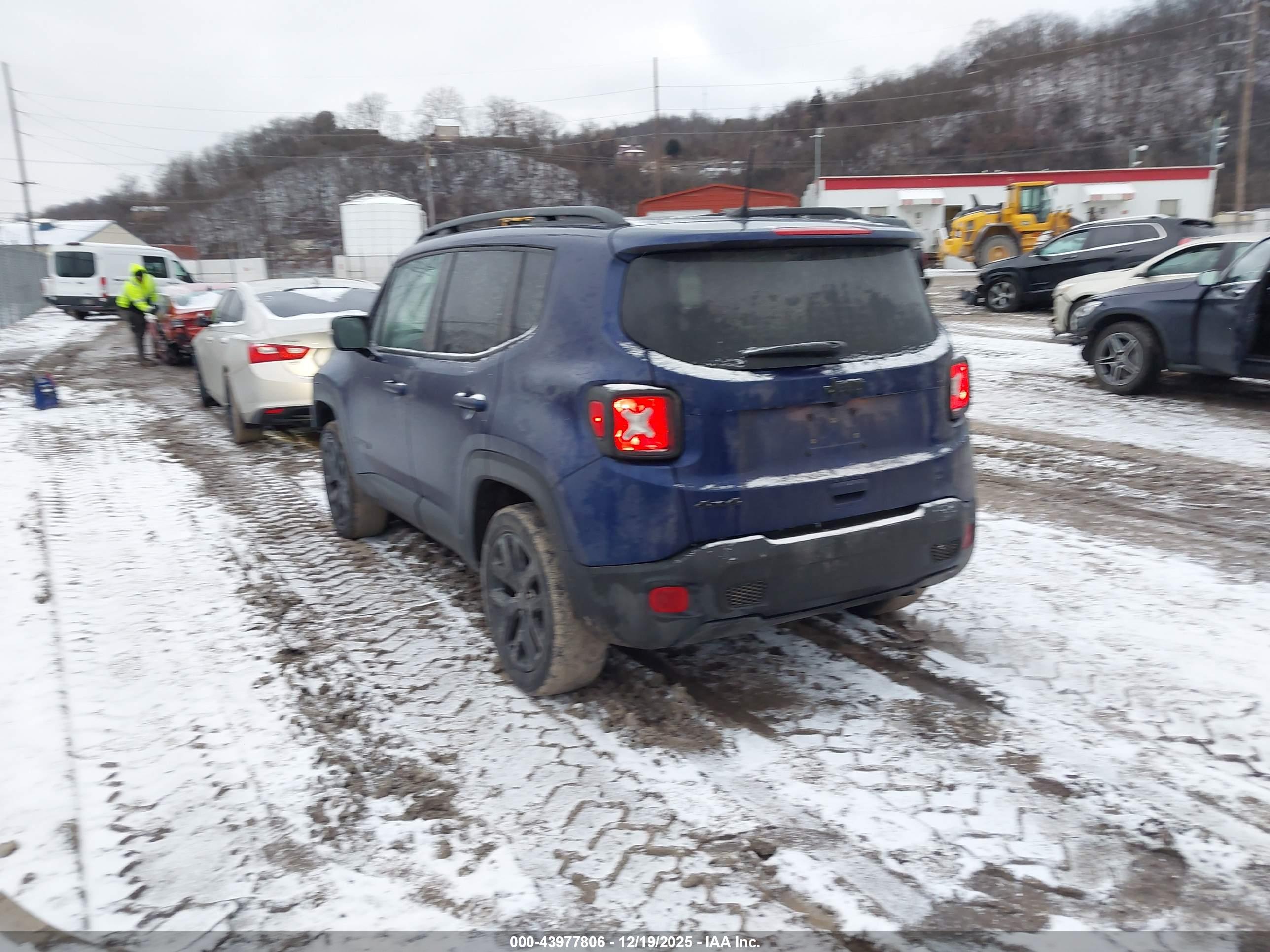 JEEP RENEGADE image 3