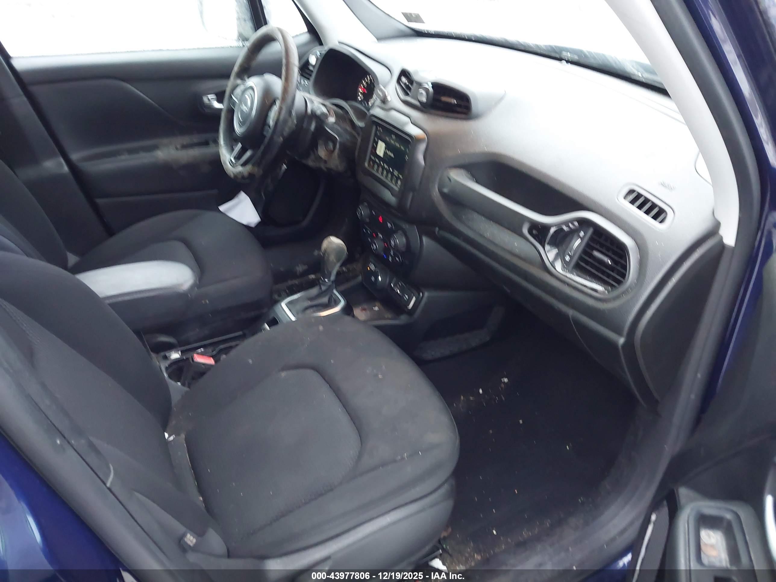 JEEP RENEGADE image 5
