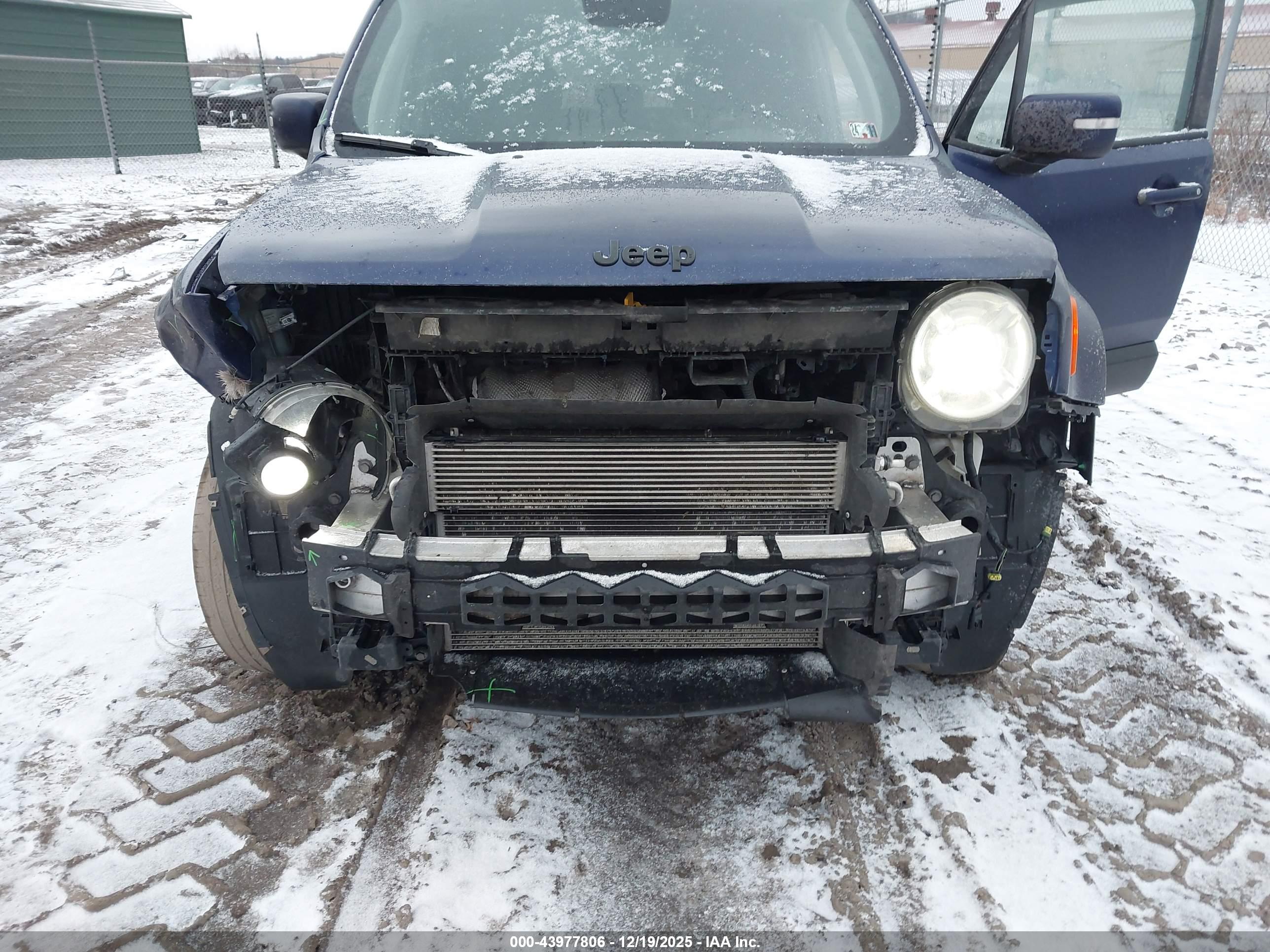 JEEP RENEGADE image 6