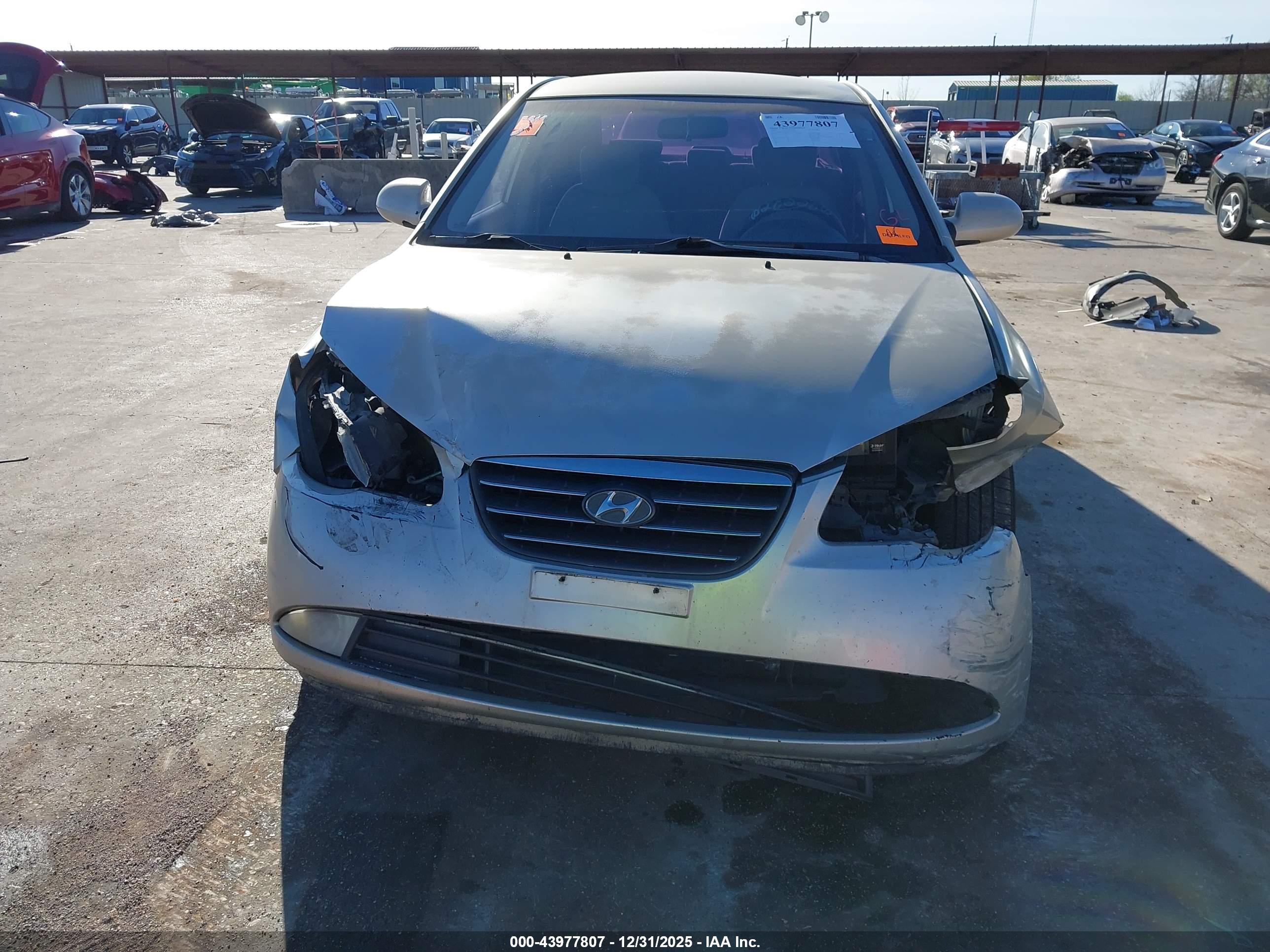 HYUNDAI ELANTRA image 6