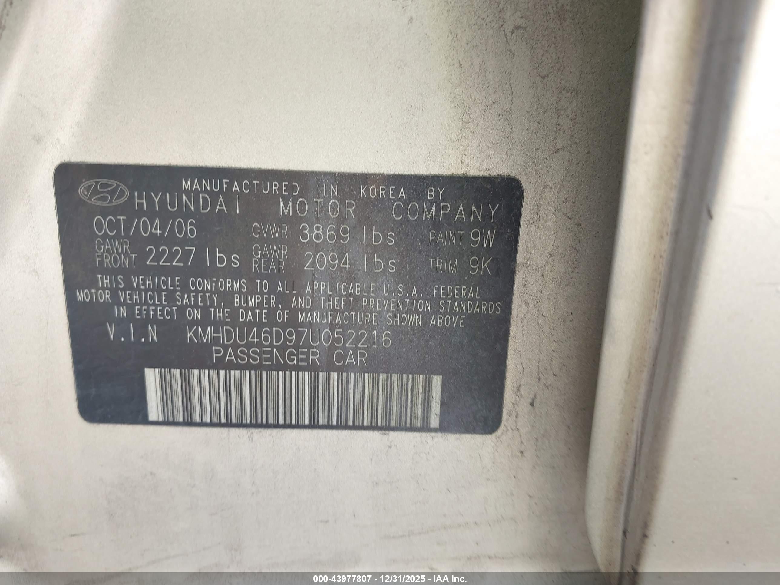 HYUNDAI ELANTRA image 9
