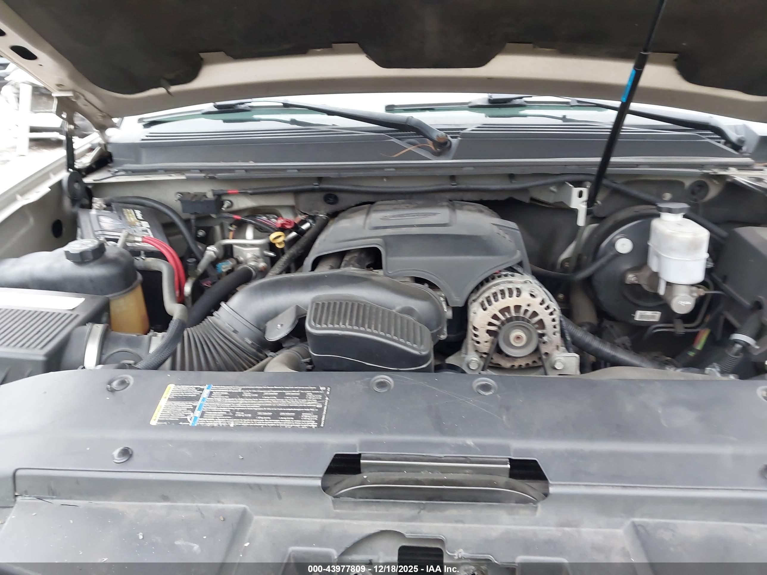 CHEVROLET TAHOE image 10