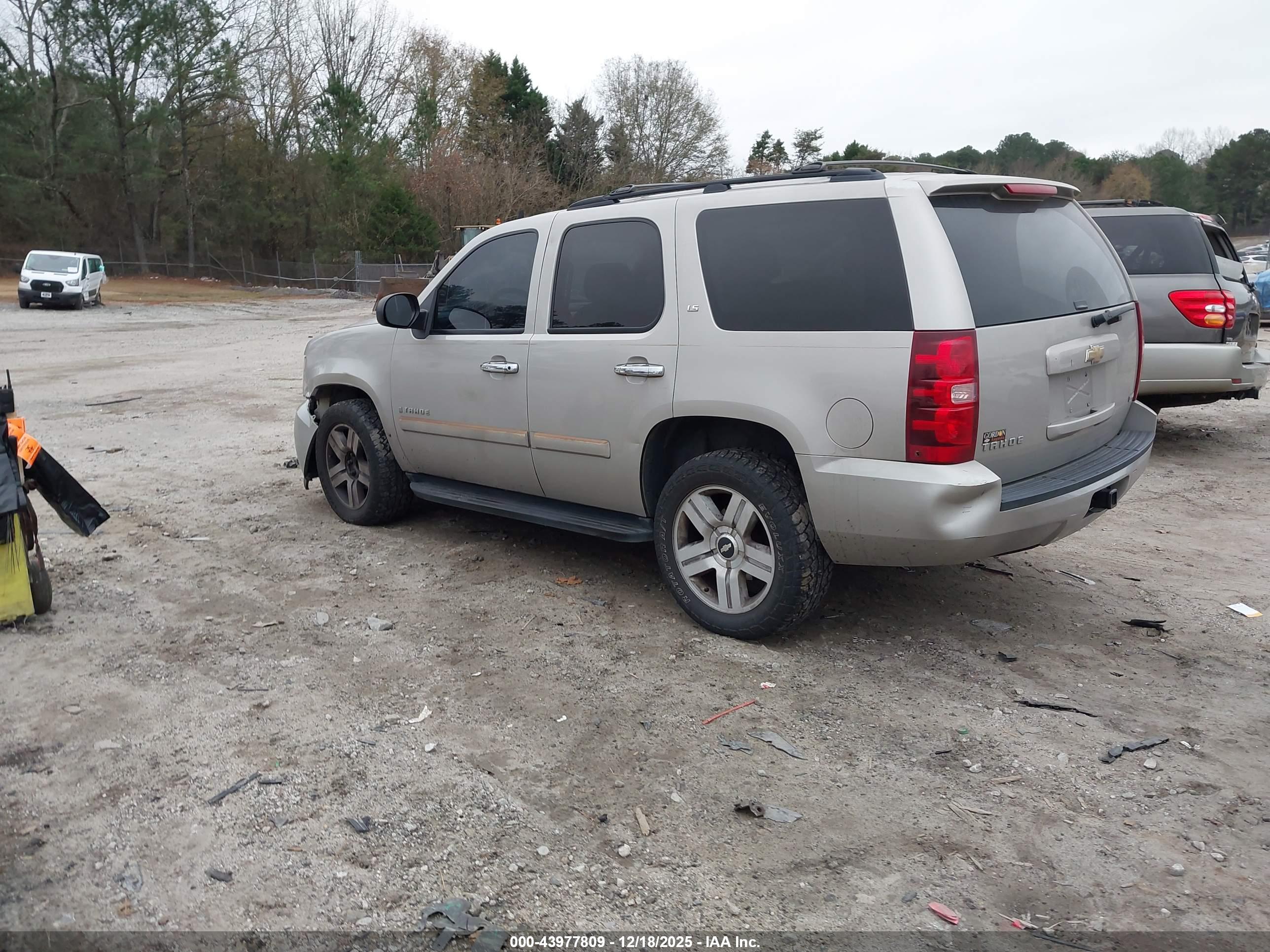 CHEVROLET TAHOE image 3