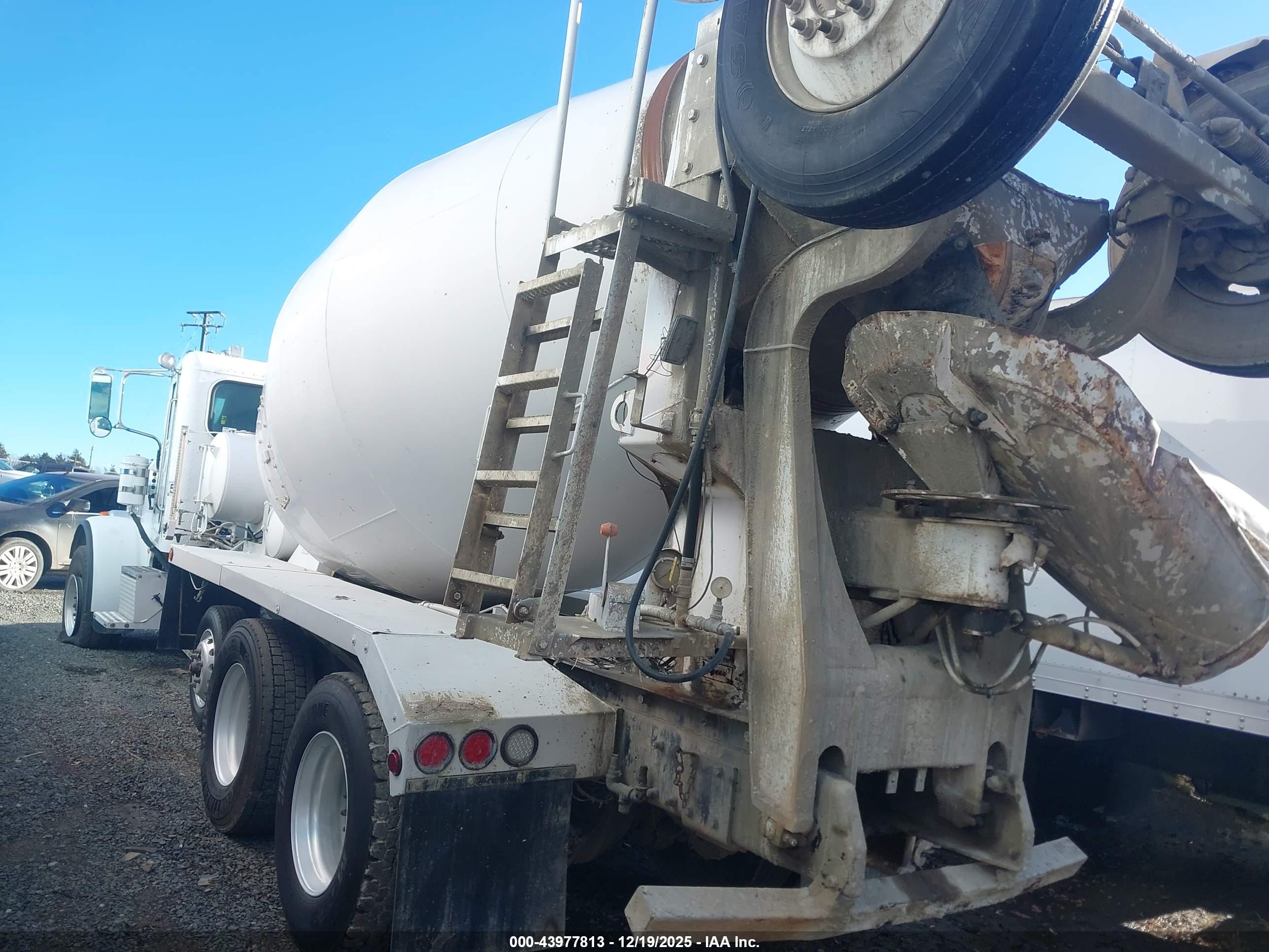 PETERBILT 365 image 3