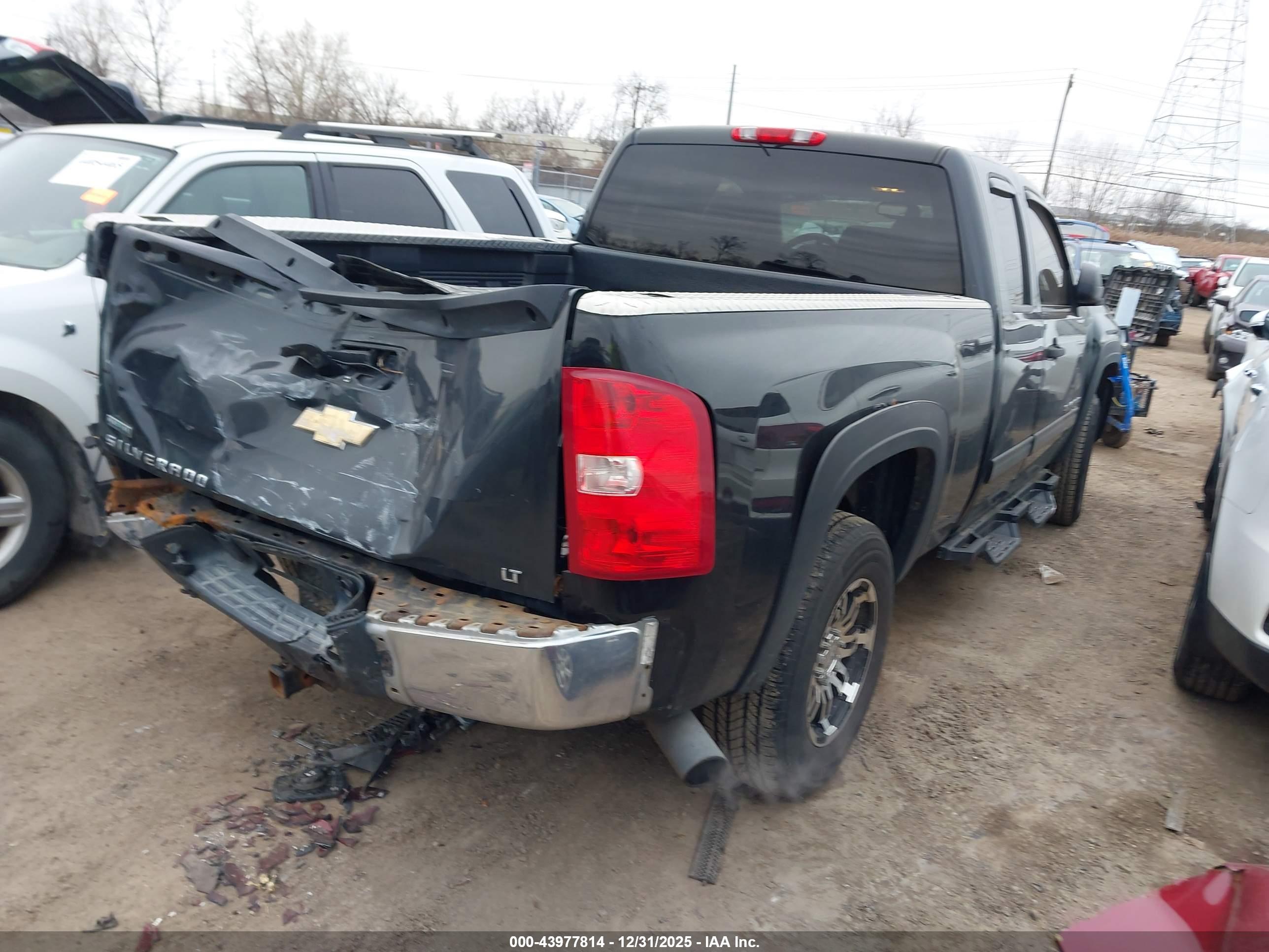 CHEVROLET SILVERADO image 4