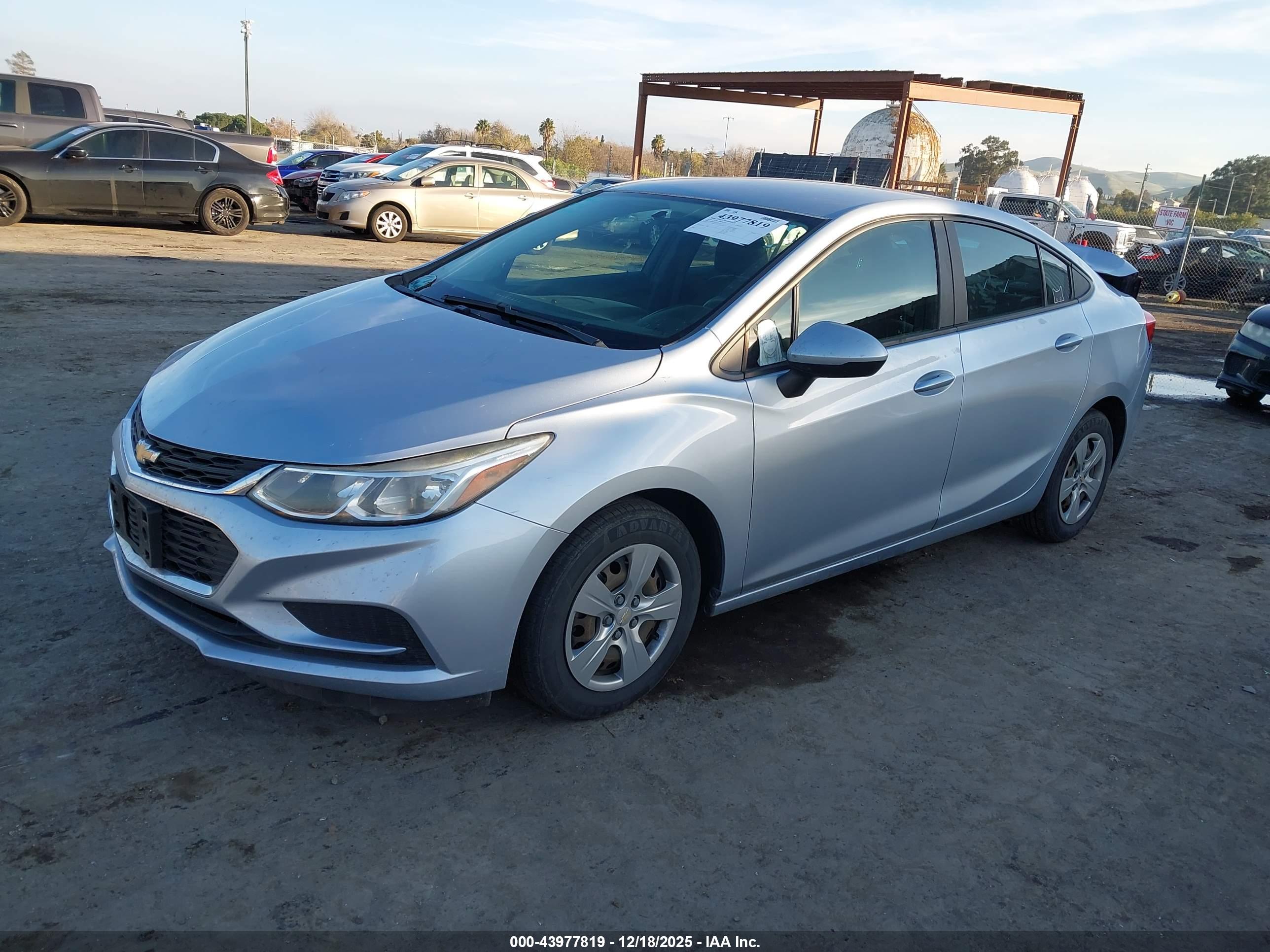 CHEVROLET CRUZE image 2