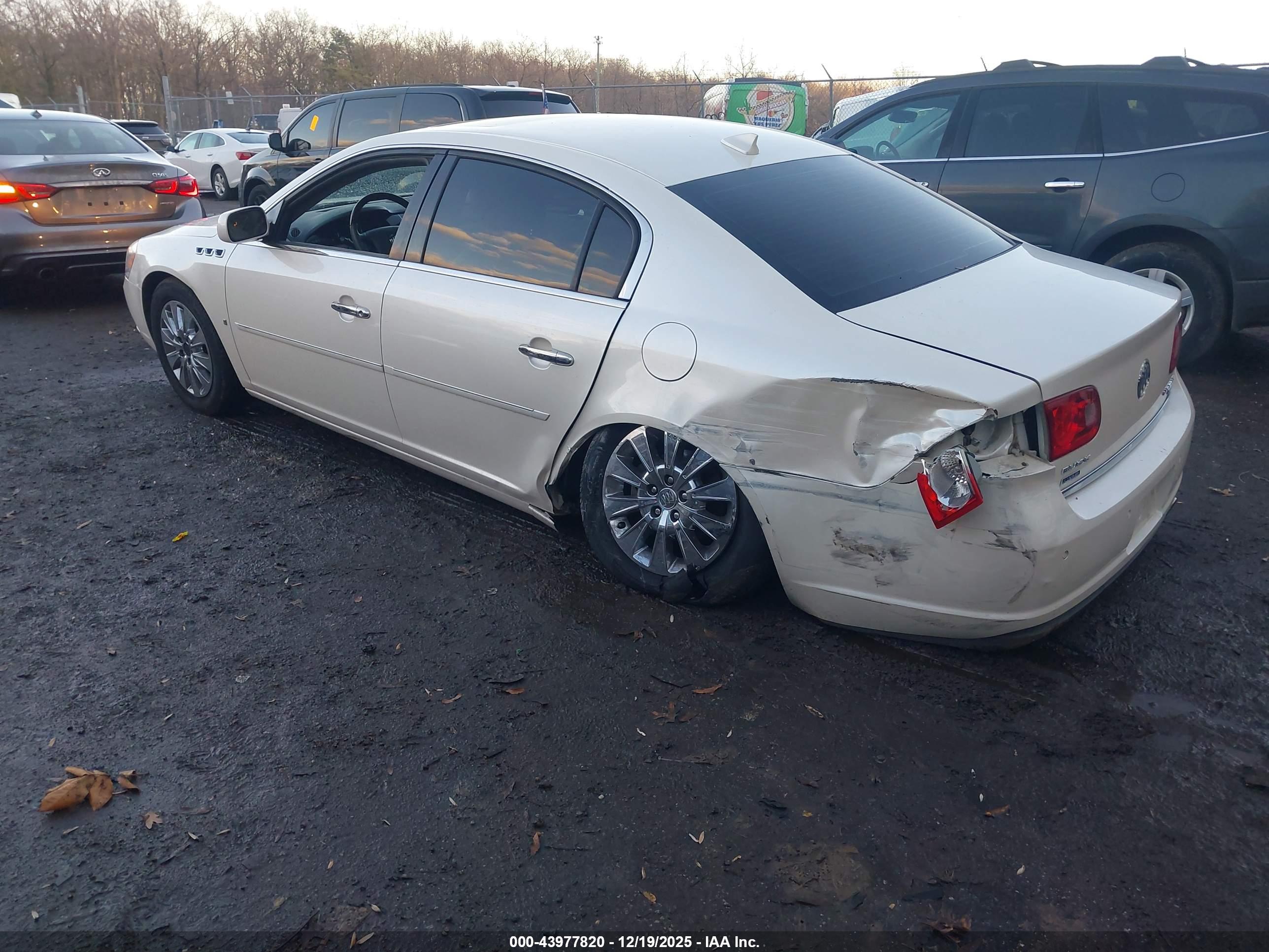 BUICK LUCERNE image 3