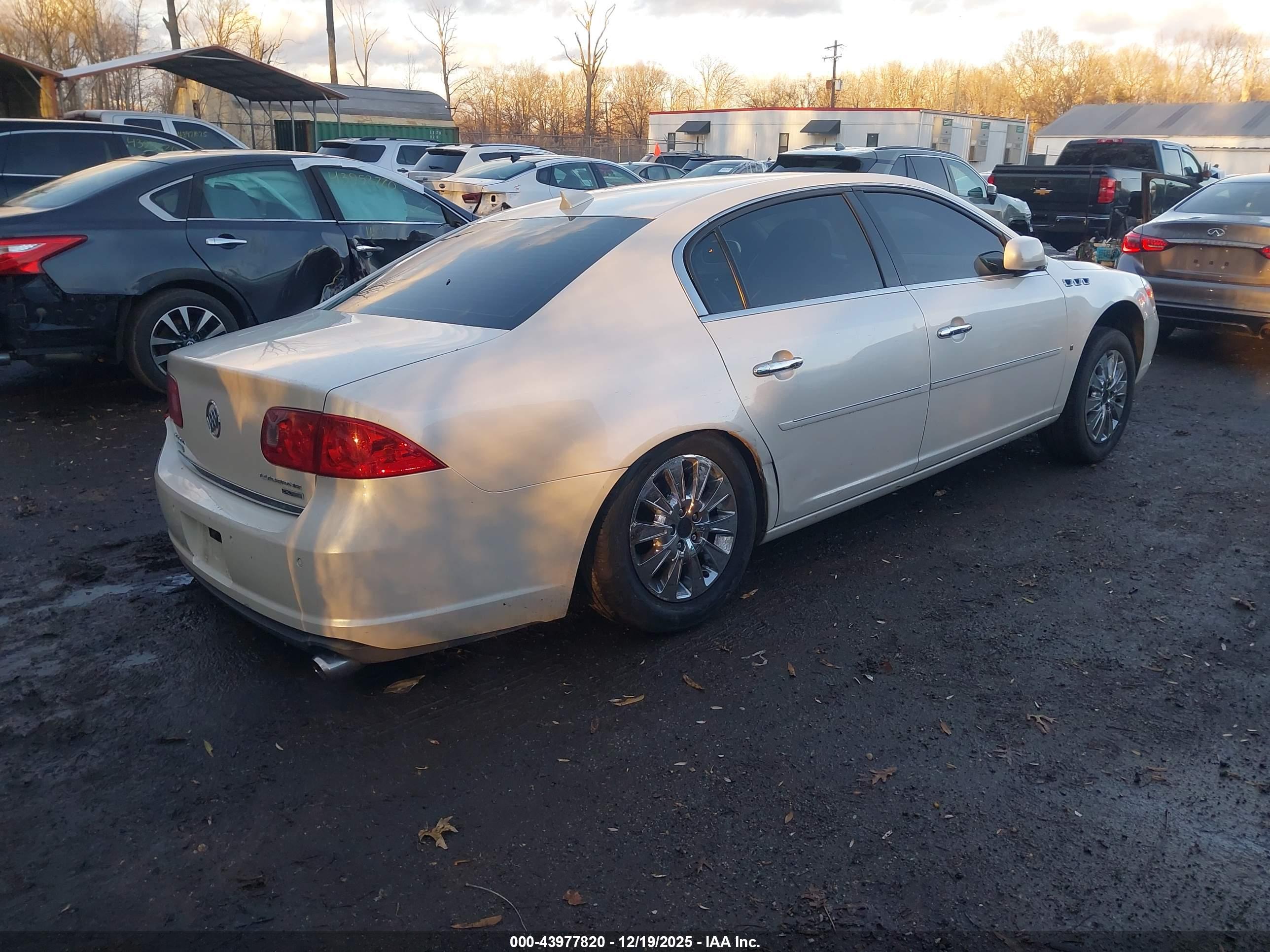 BUICK LUCERNE image 4