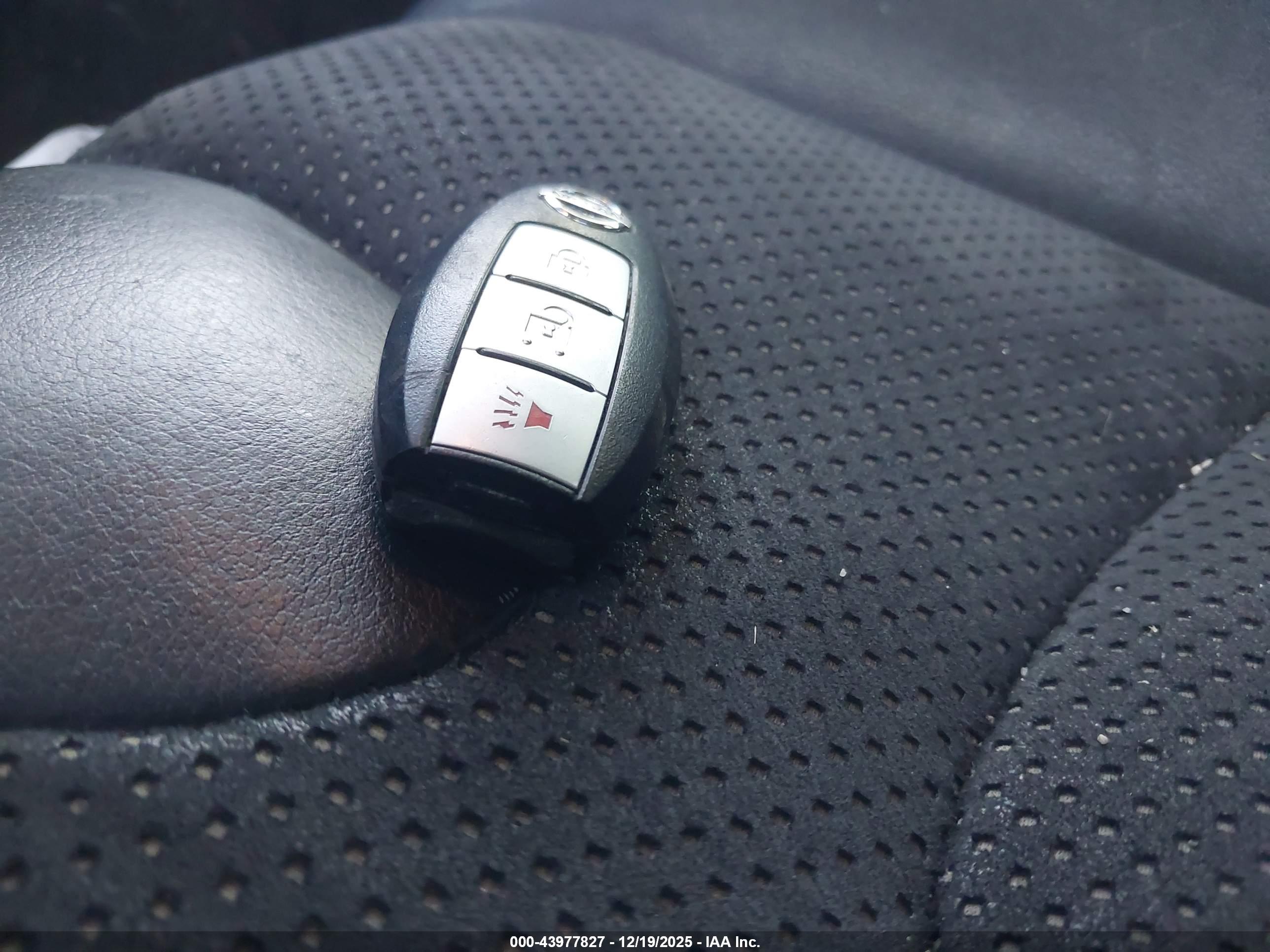 NISSAN 370Z image 11