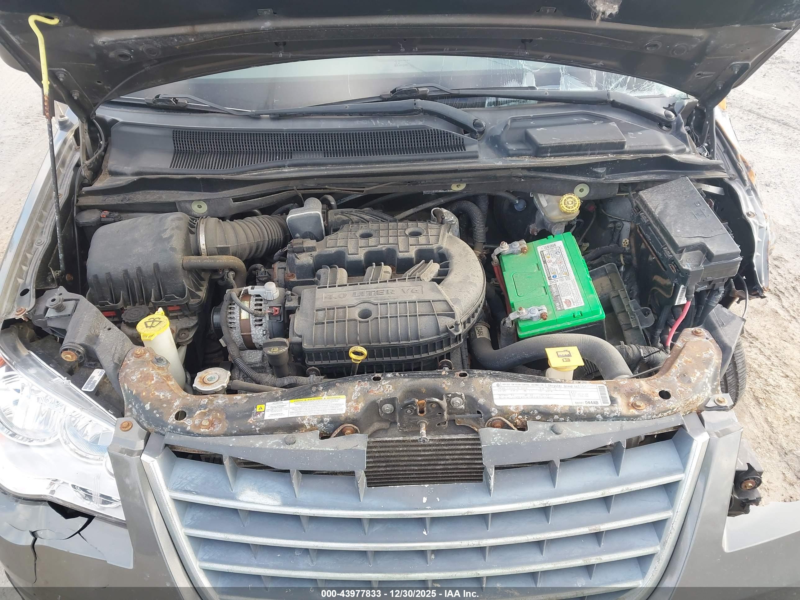 CHRYSLER TOWN image 10