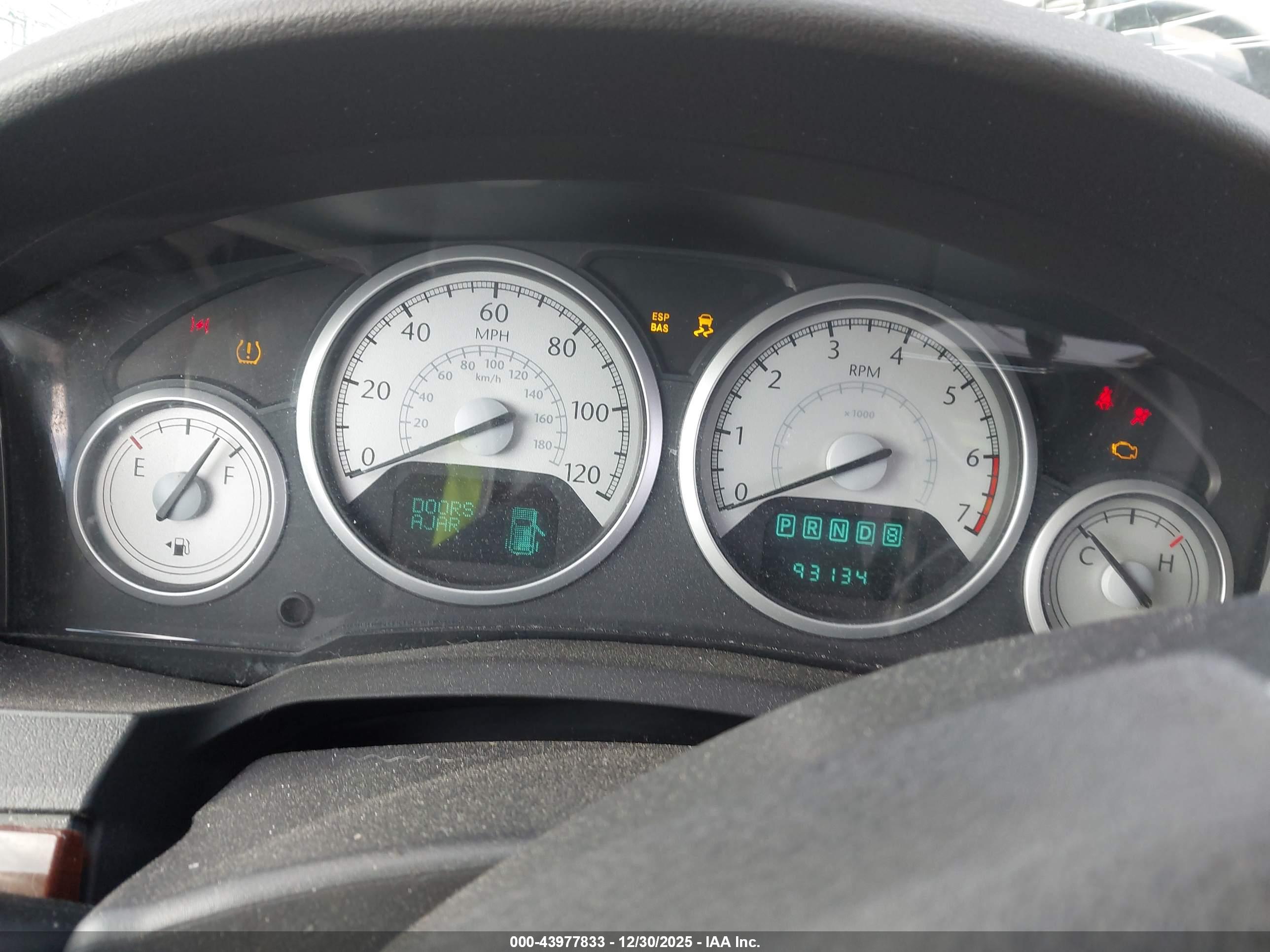 CHRYSLER TOWN image 7