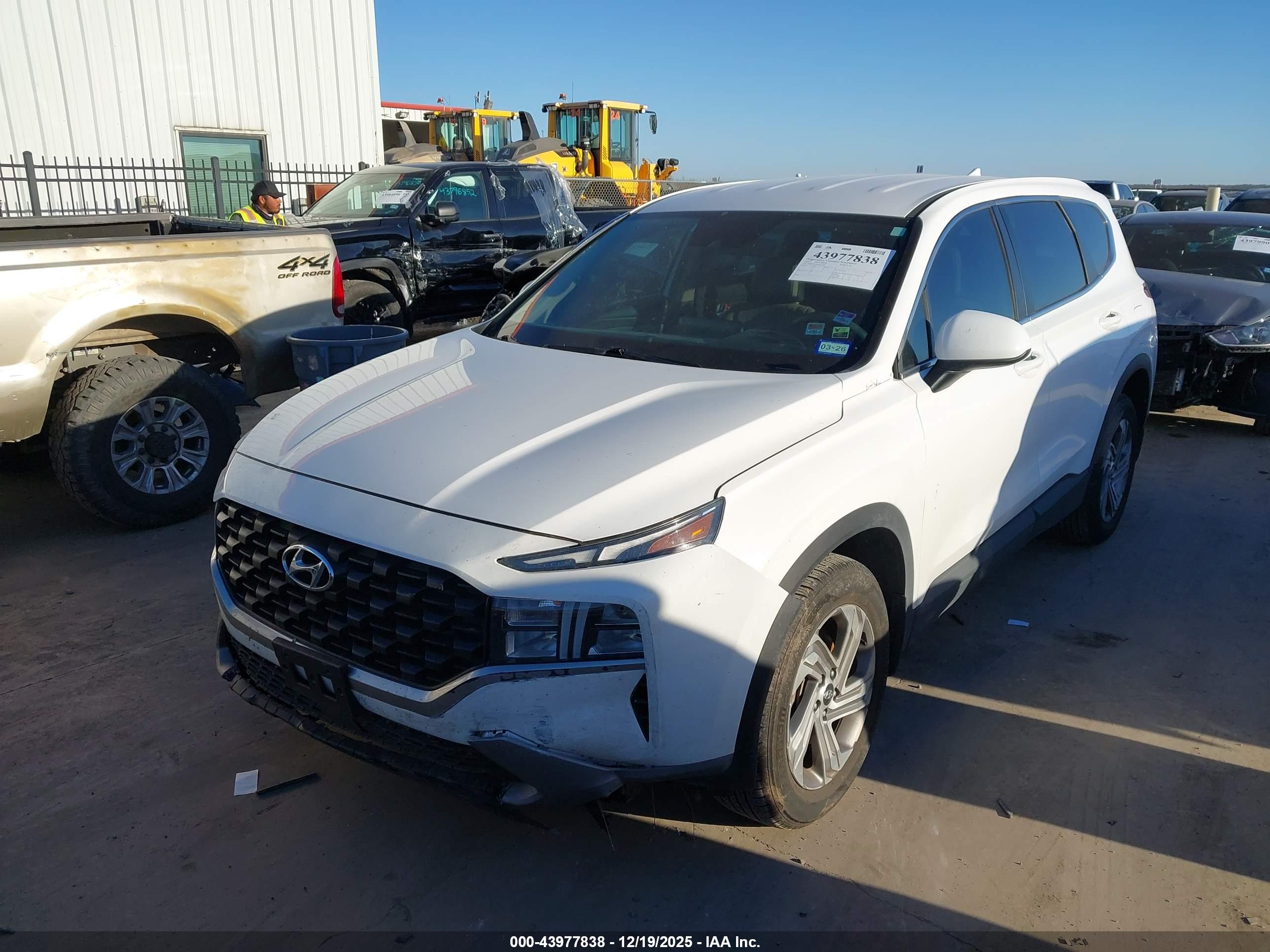HYUNDAI SANTA image 2