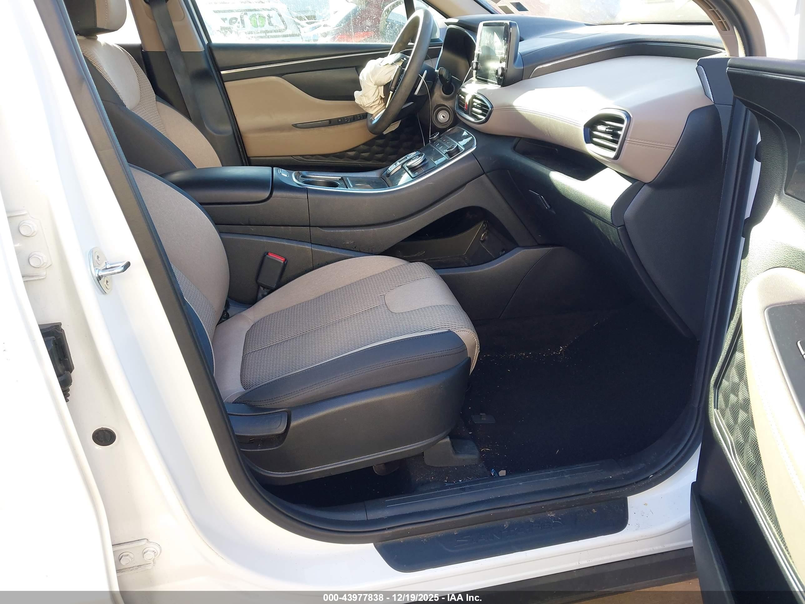 HYUNDAI SANTA image 5