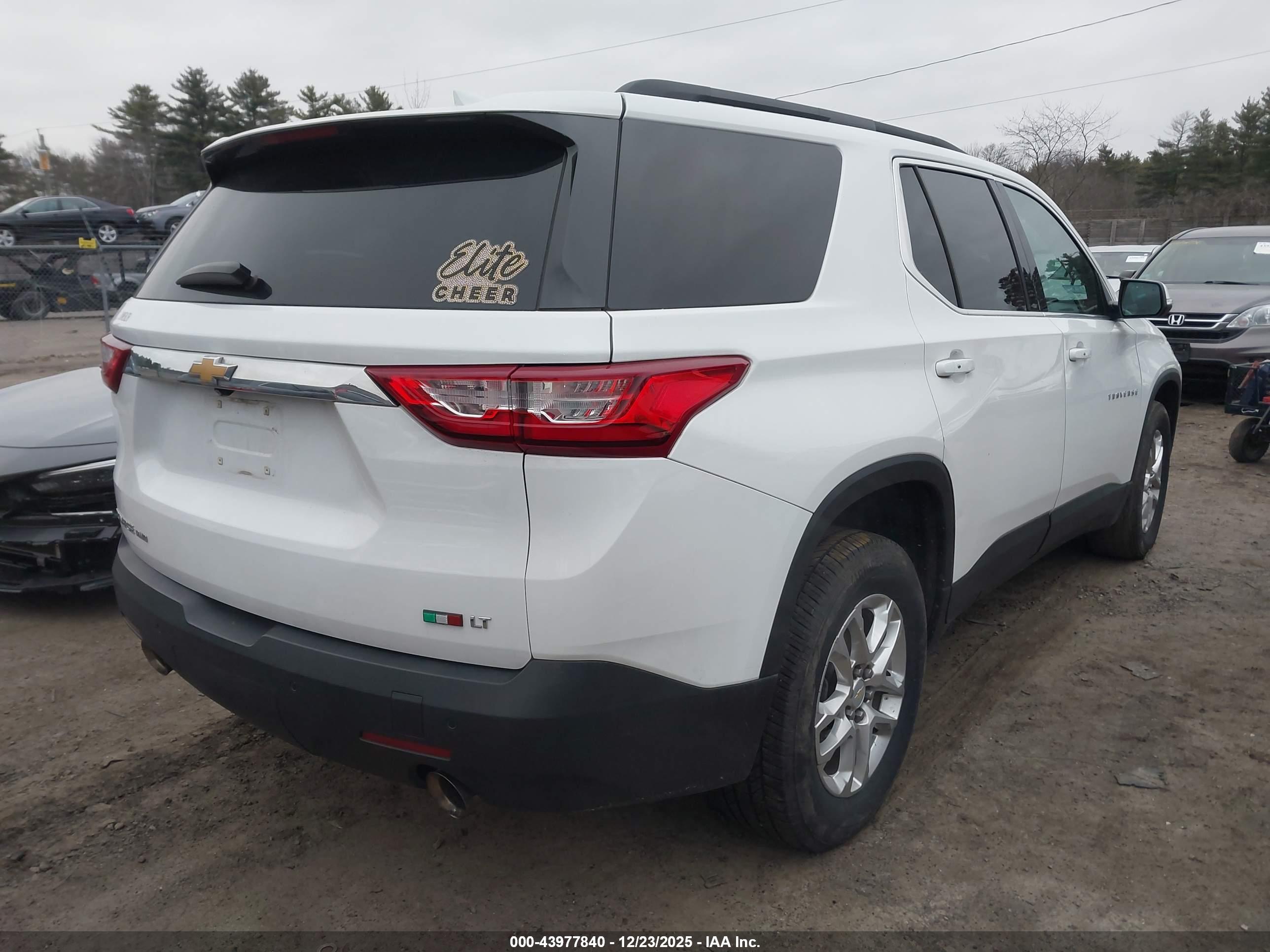 CHEVROLET TRAVERSE image 4