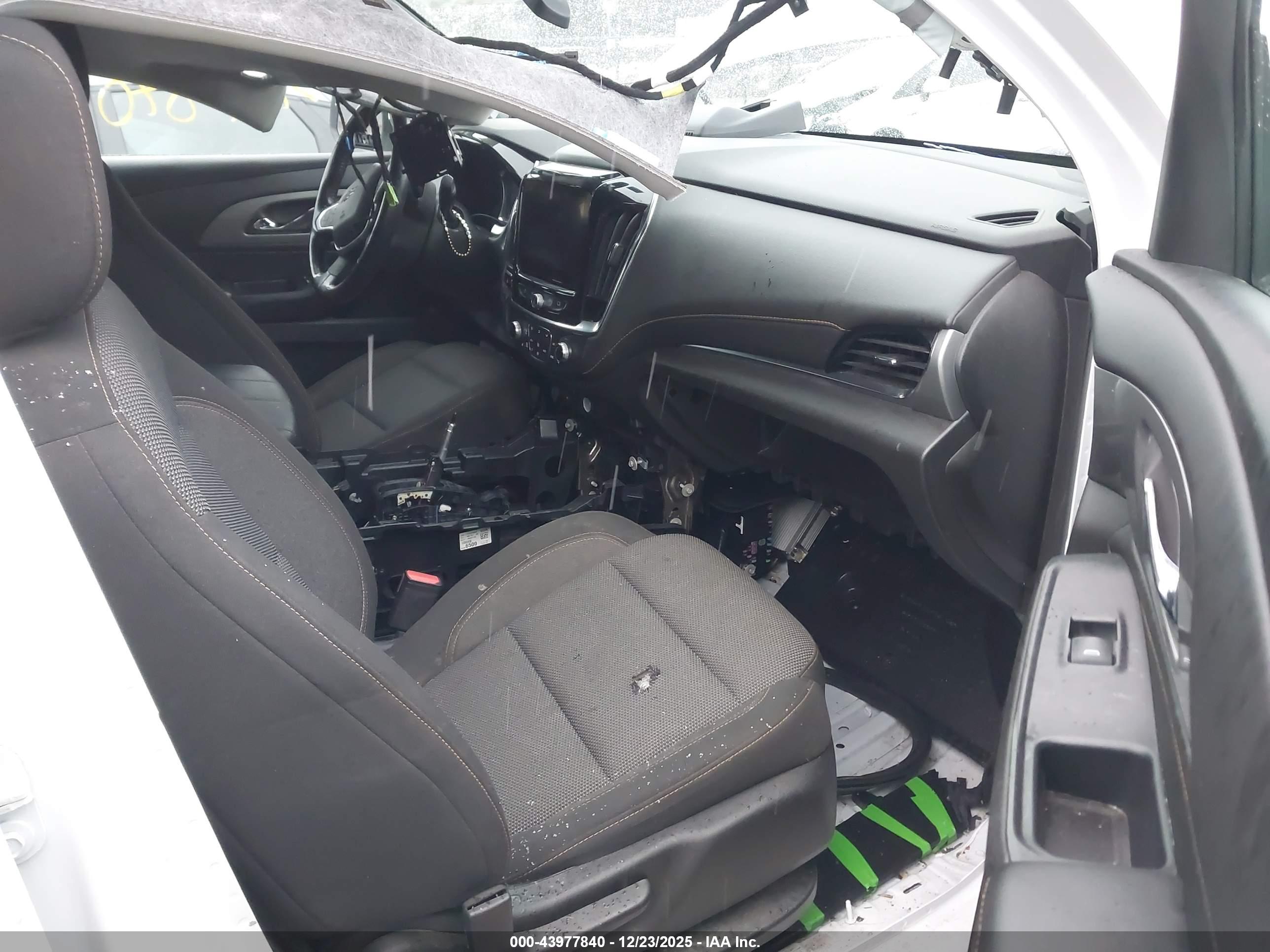 CHEVROLET TRAVERSE image 5