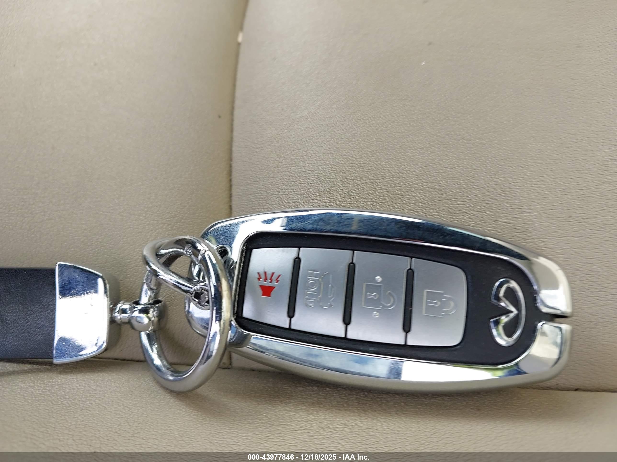 INFINITI Q50 image 11