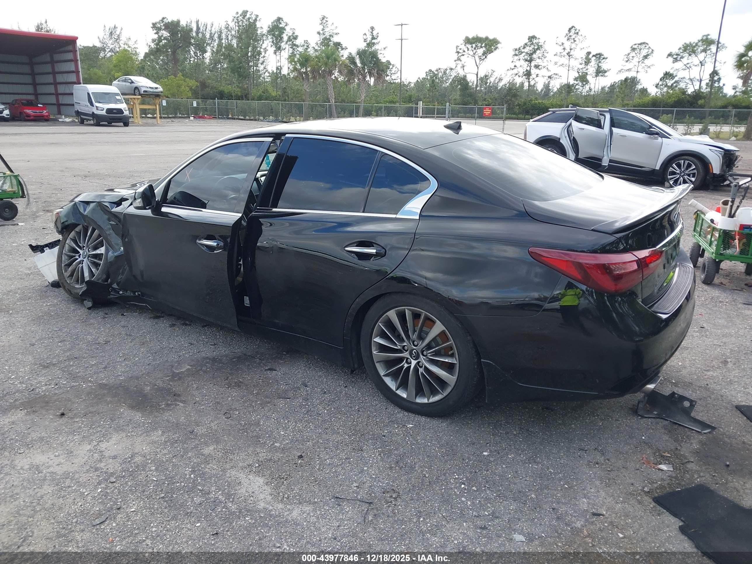 INFINITI Q50 image 3