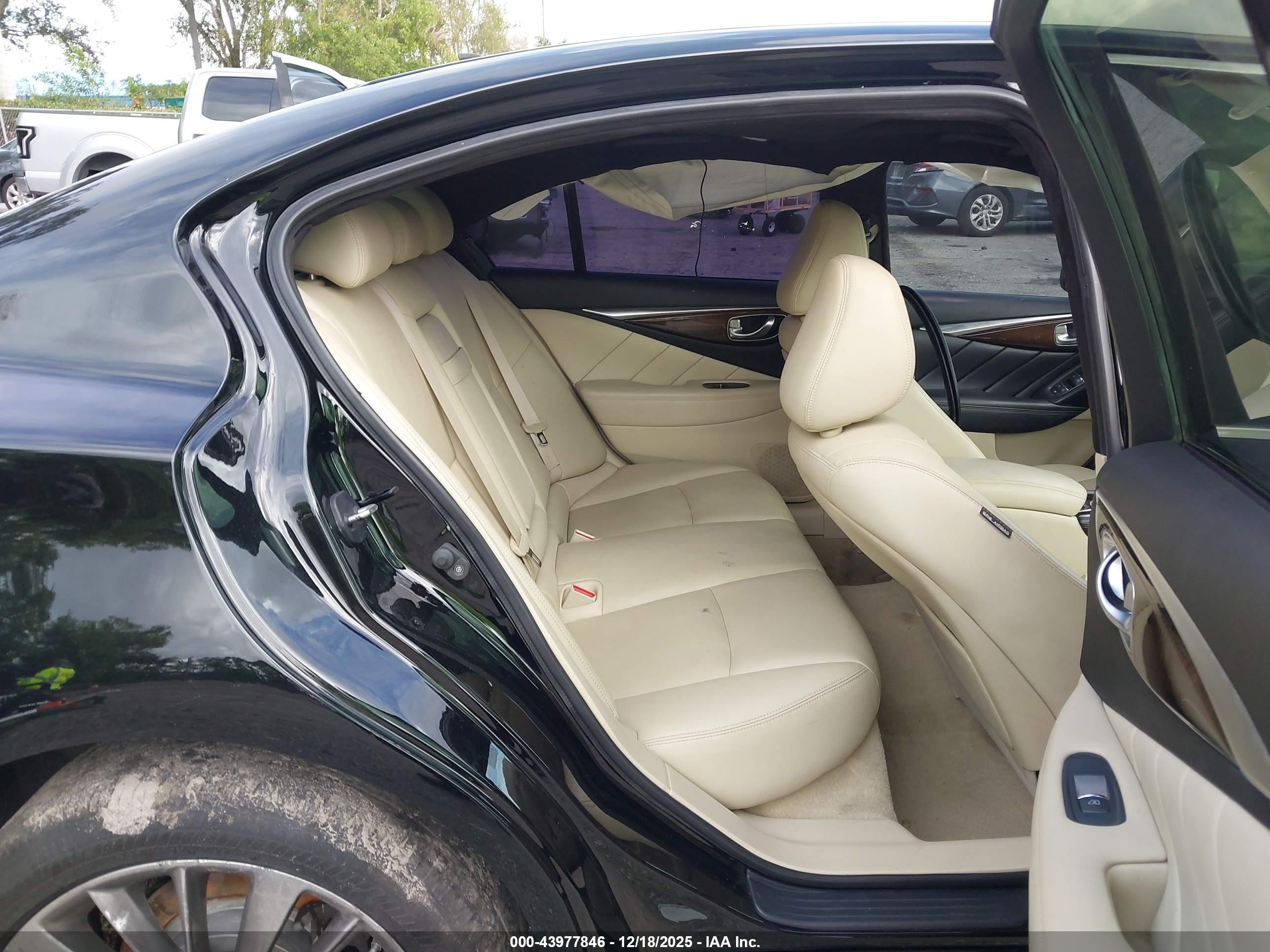 INFINITI Q50 image 8