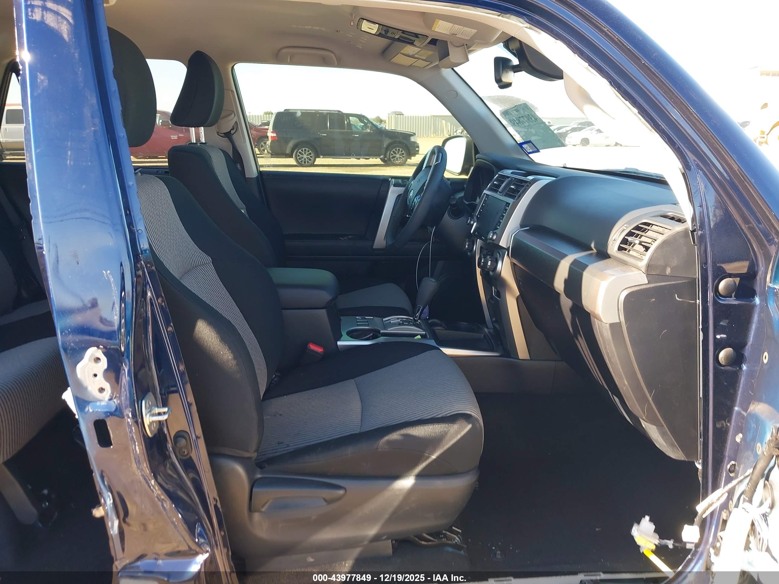 TOYOTA 4RUNNER image 5