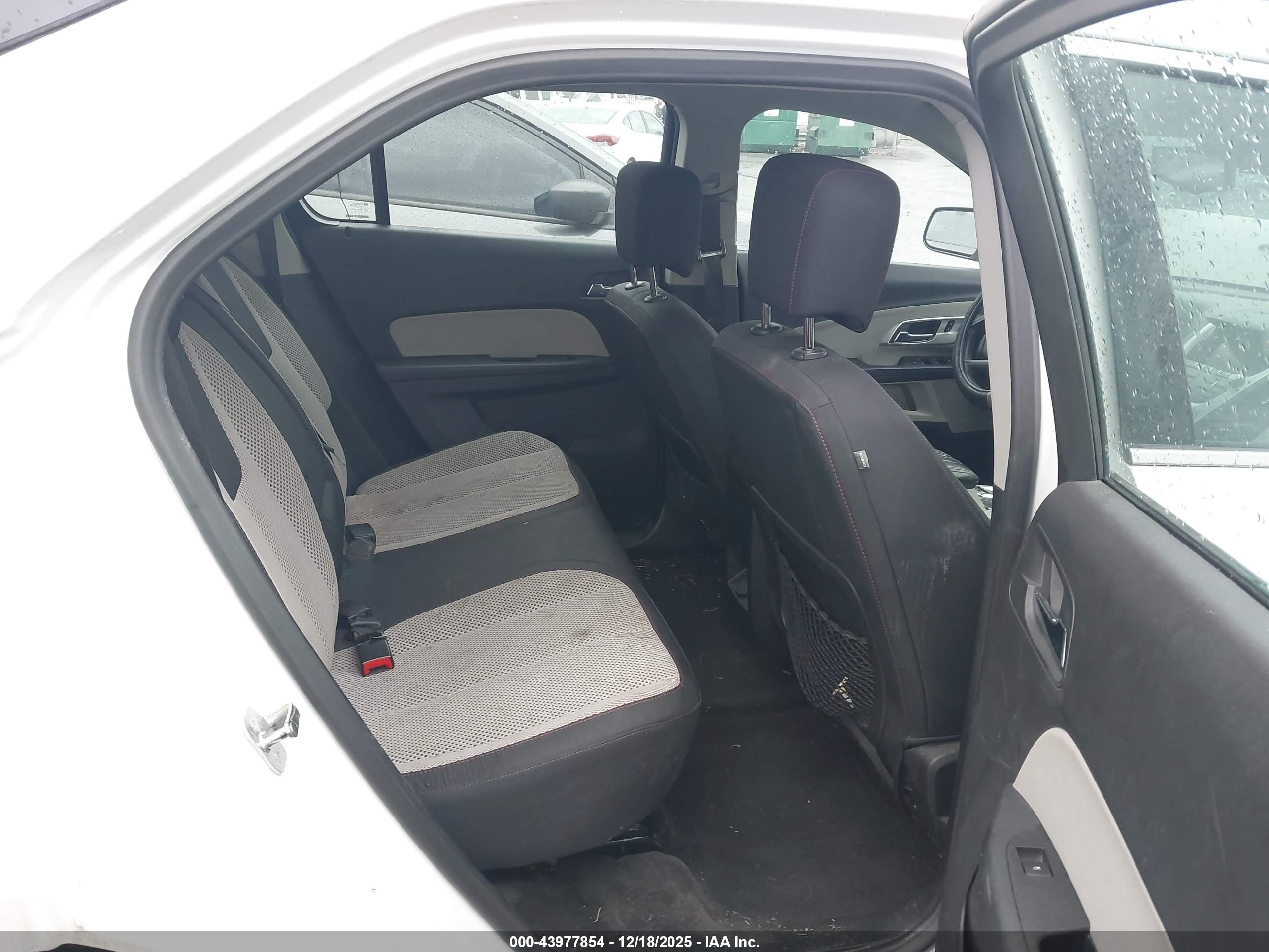 CHEVROLET EQUINOX image 8