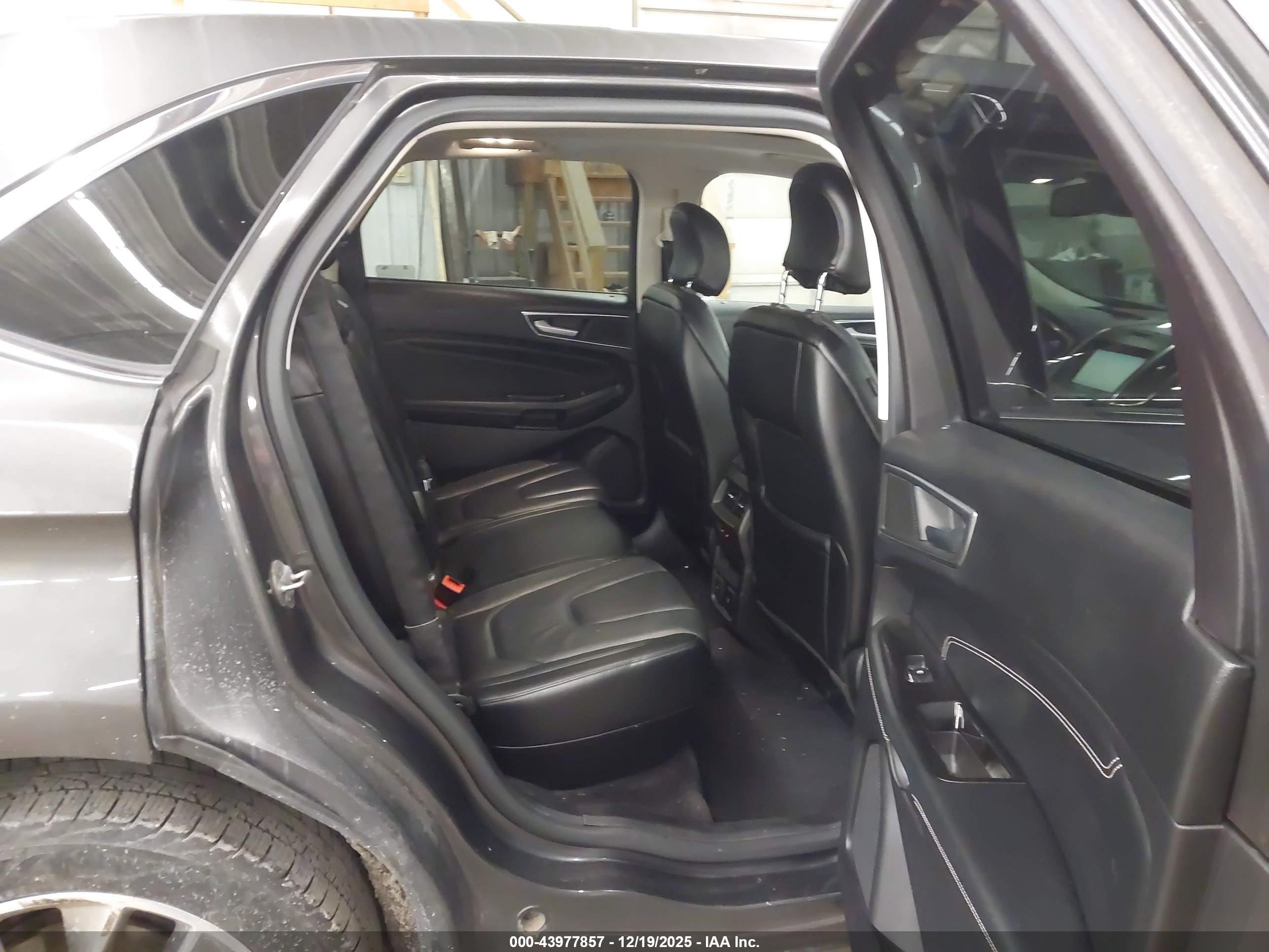 FORD EDGE image 8