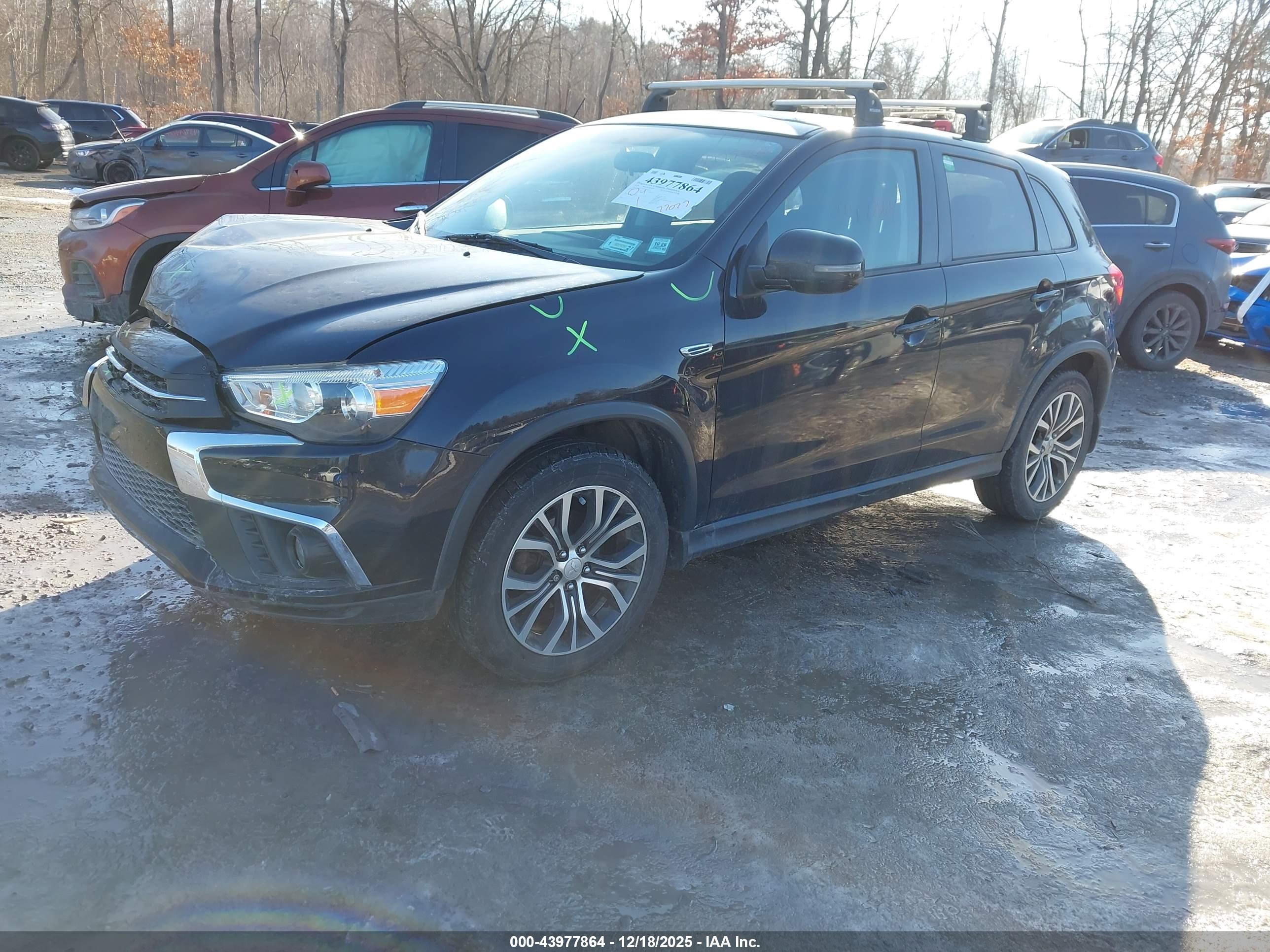 MITSUBISHI OUTLANDER image 2