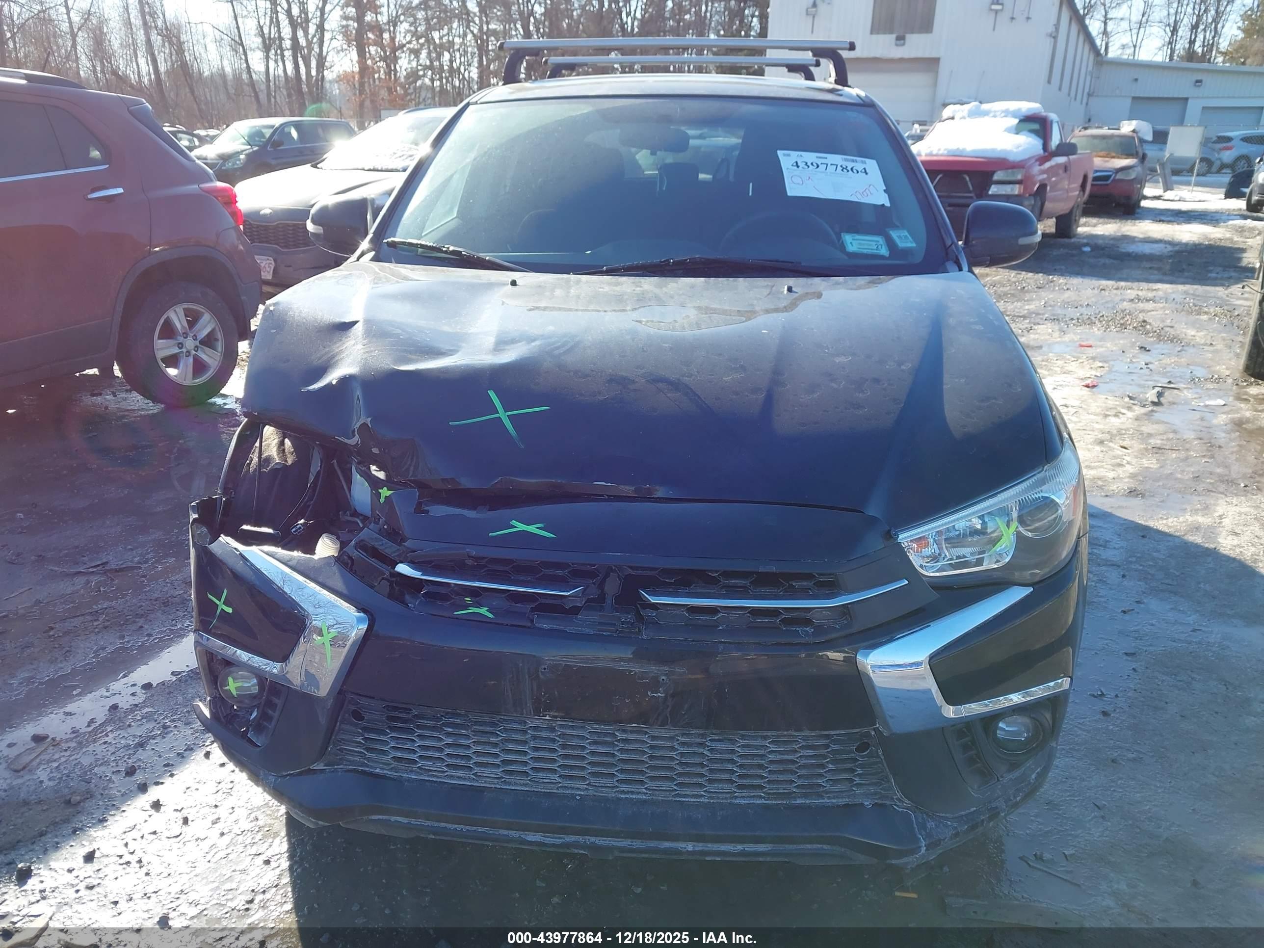 MITSUBISHI OUTLANDER image 6