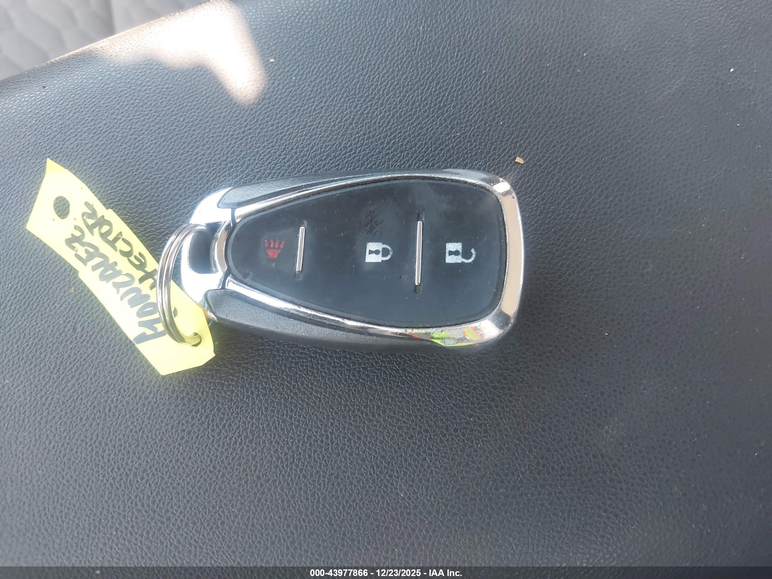 CHEVROLET EQUINOX image 11