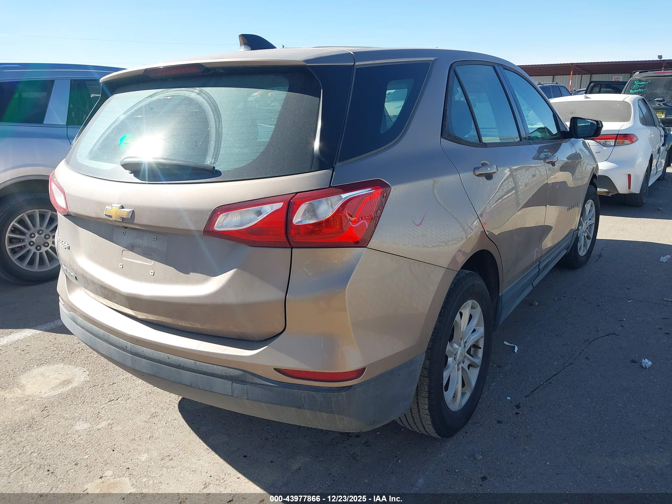 CHEVROLET EQUINOX image 4