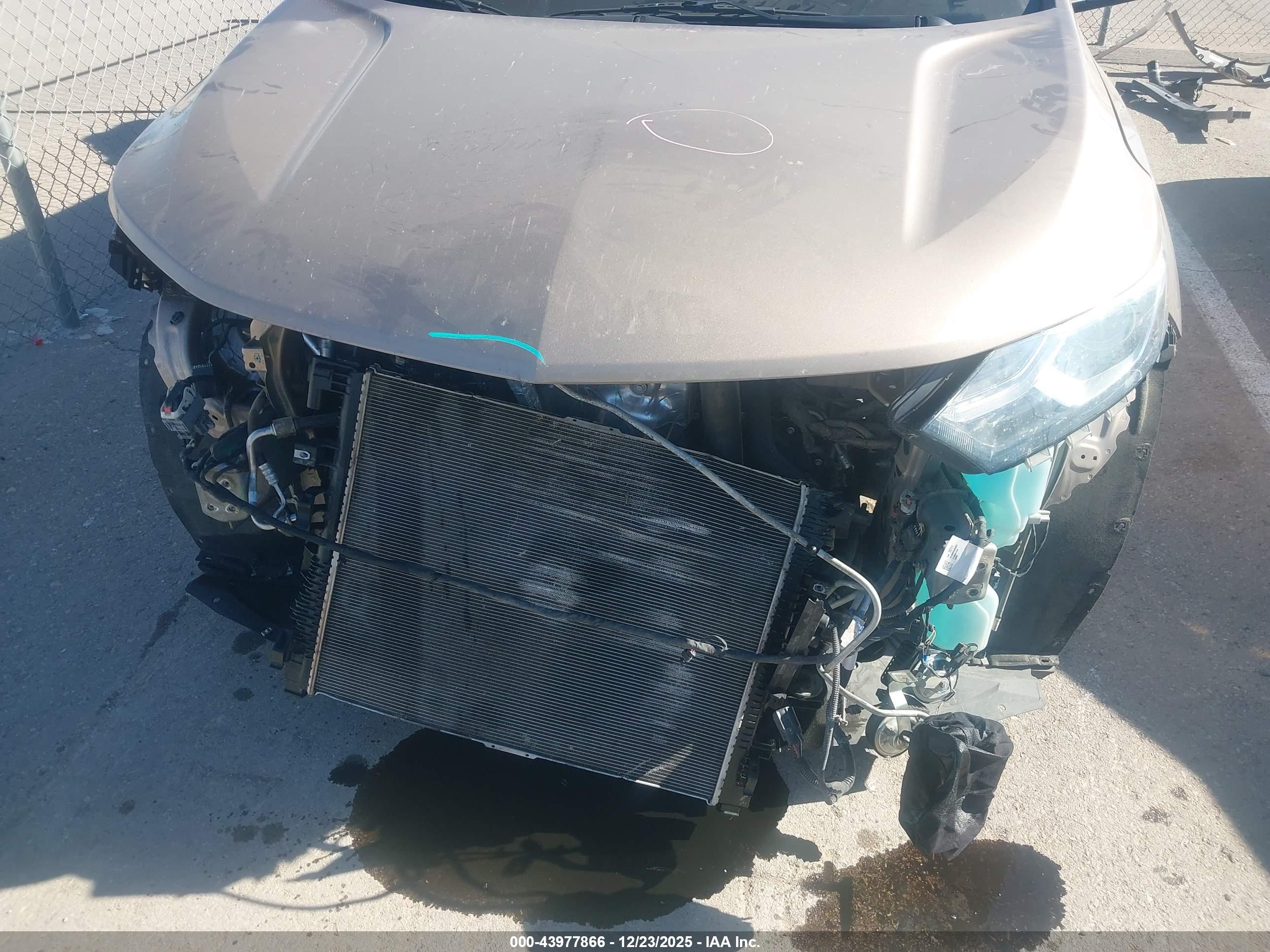 CHEVROLET EQUINOX image 6