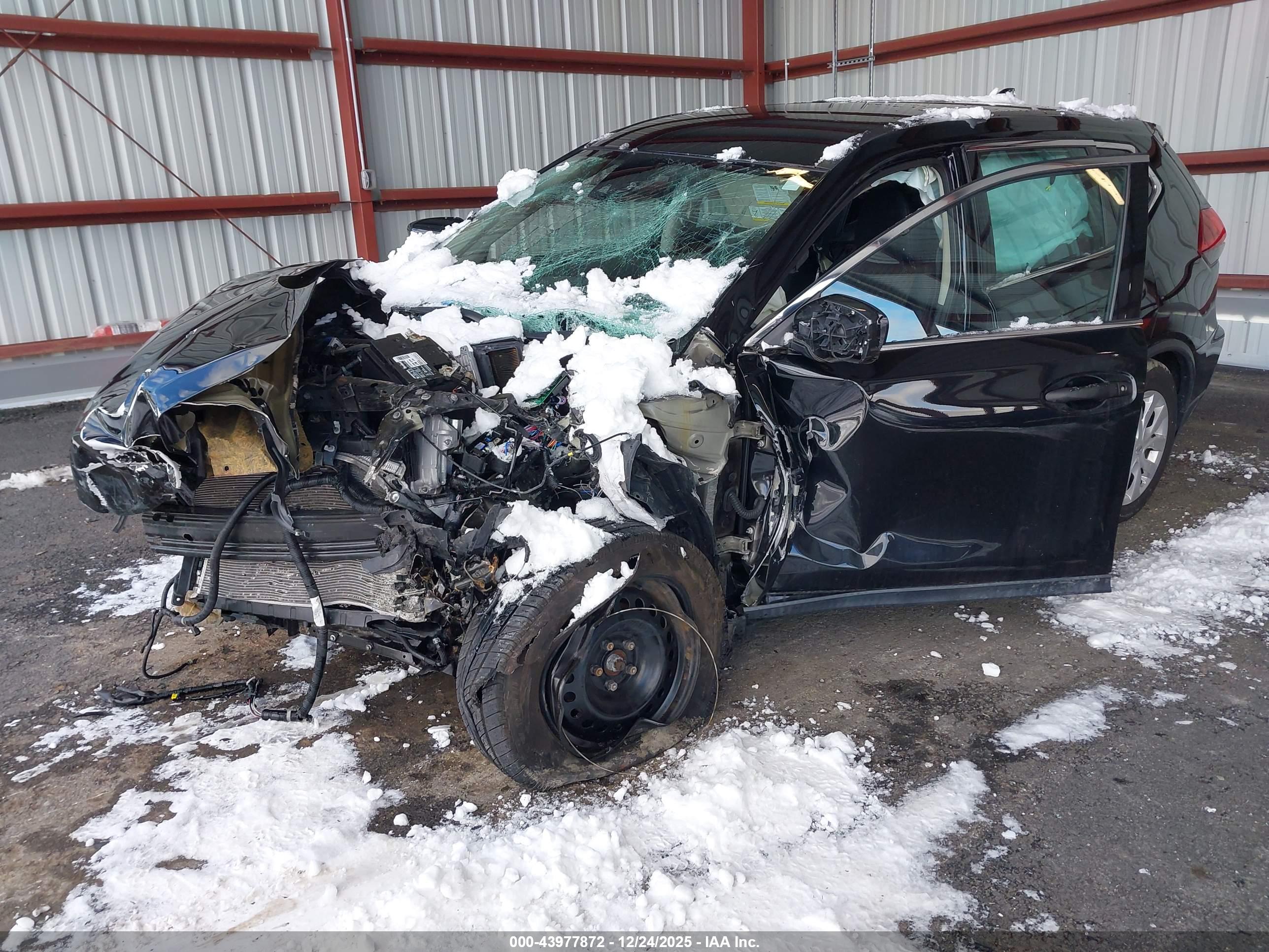 NISSAN ROGUE image 2