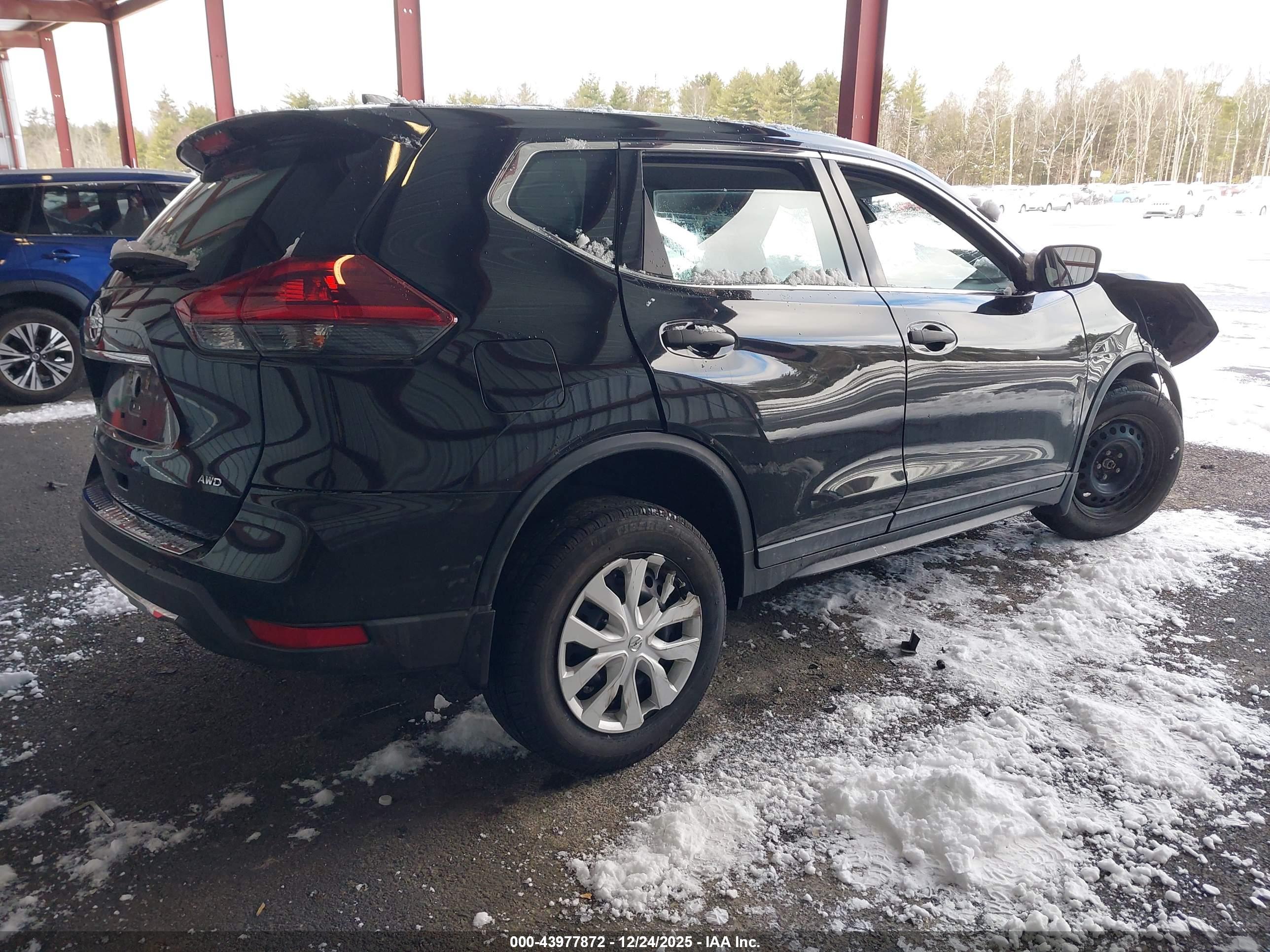 NISSAN ROGUE image 4