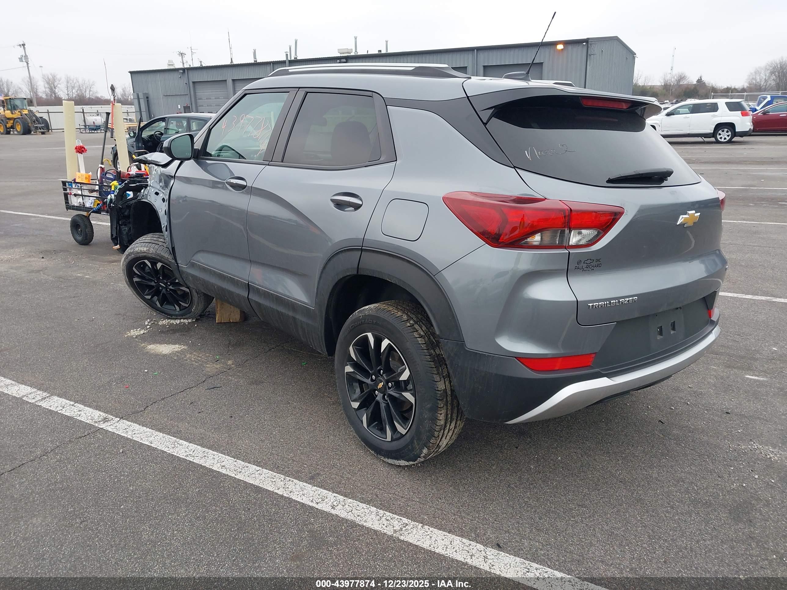 CHEVROLET TRAILBLAZER image 3
