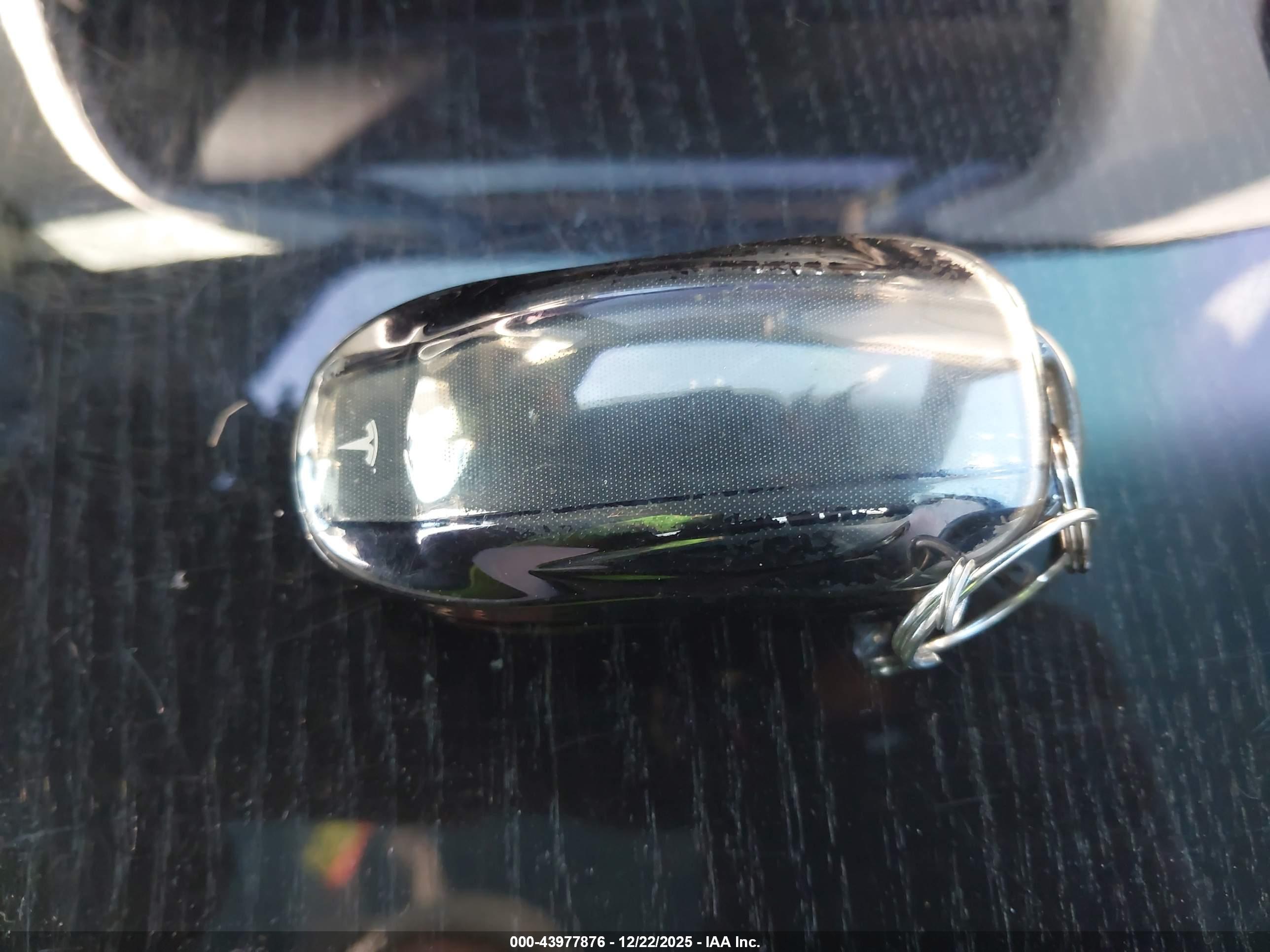 TESLA MODEL image 11