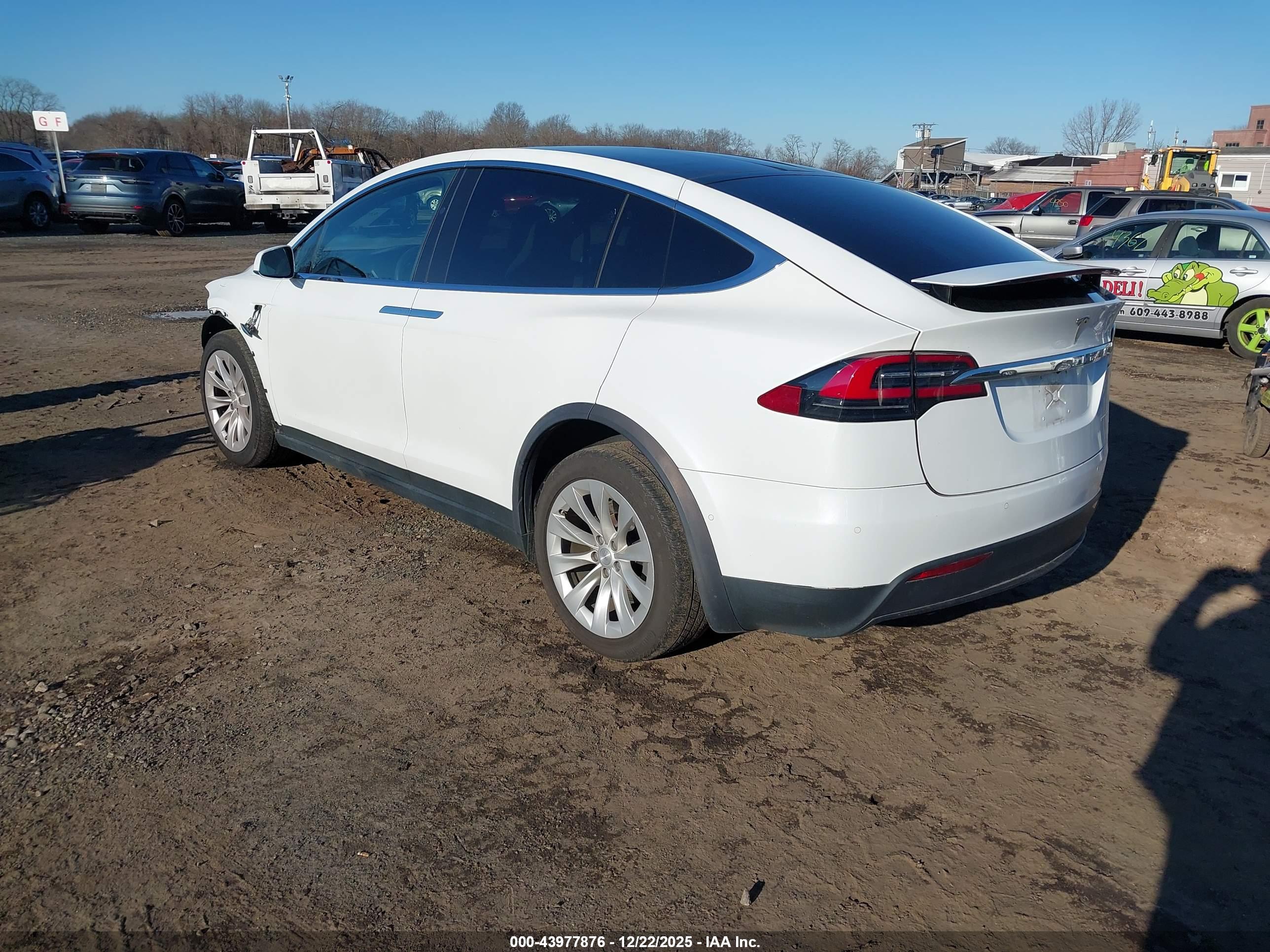 TESLA MODEL image 3