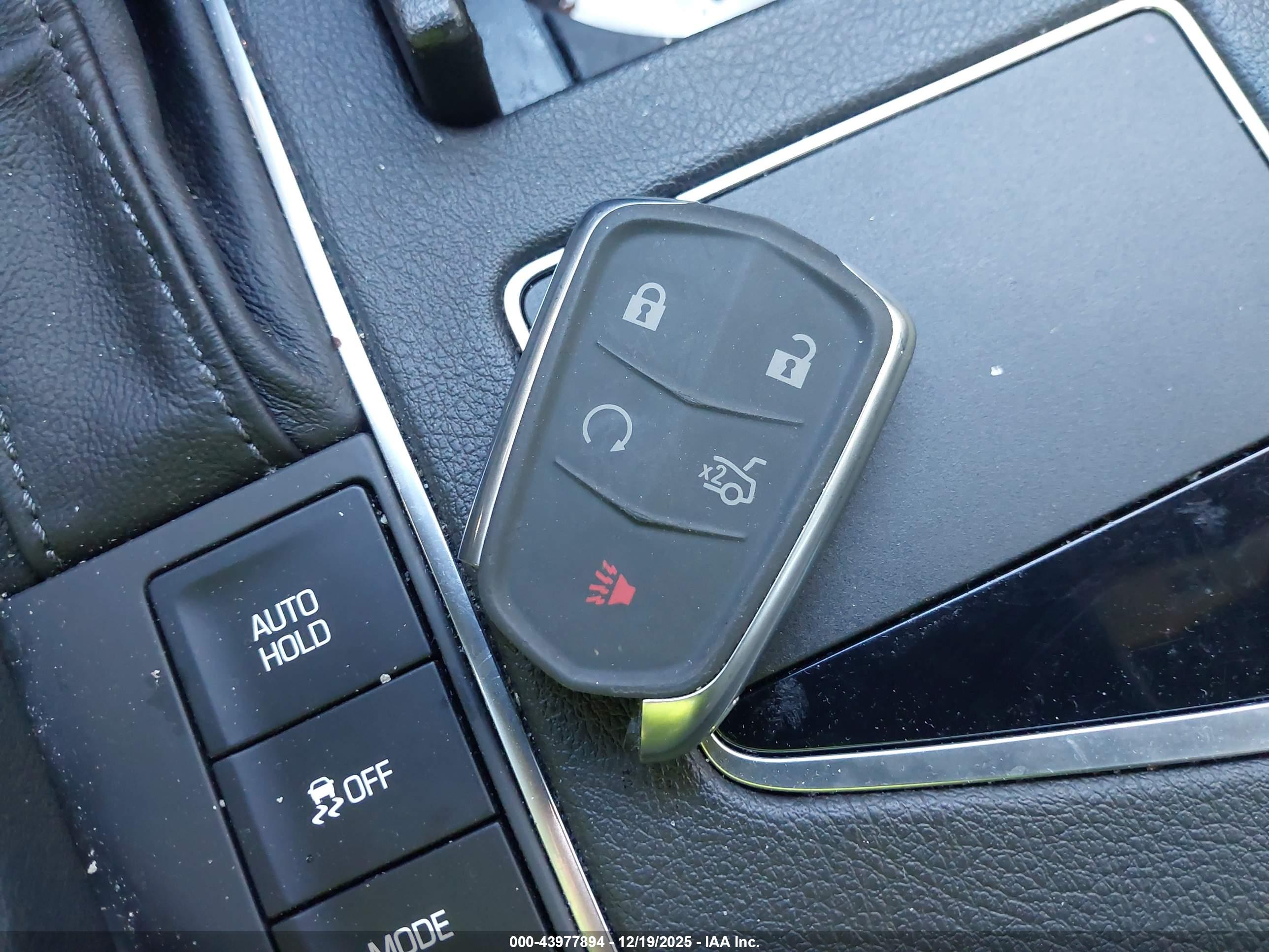 CADILLAC CT6 image 11